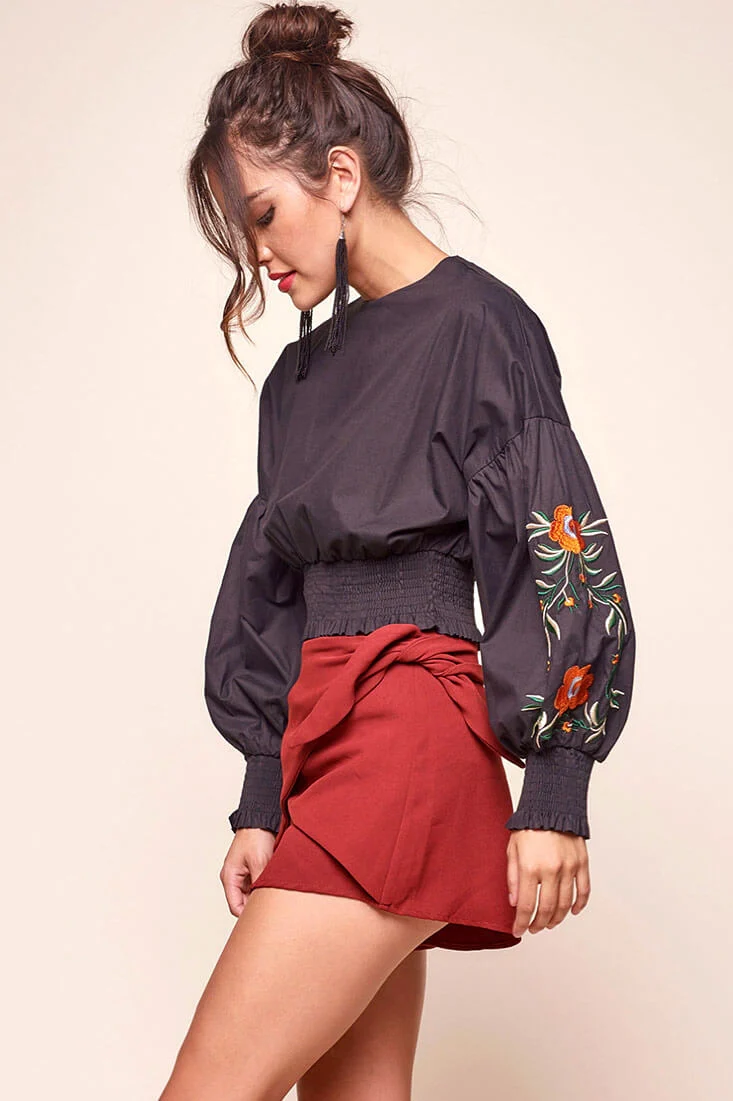 Halle Floral Puff Sleeved Cropped Top Black - Sonourner