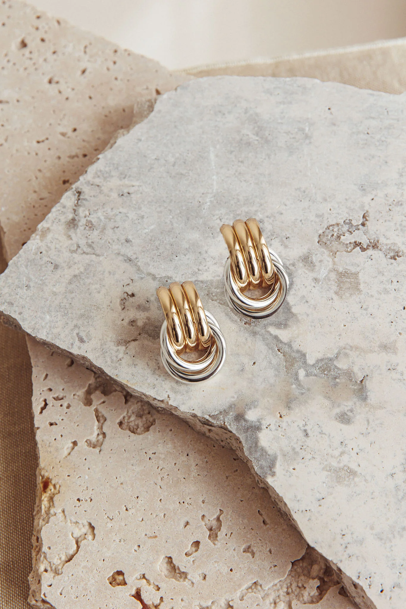 Georgina Two Tone Loop Earrings Mix - Sonourner