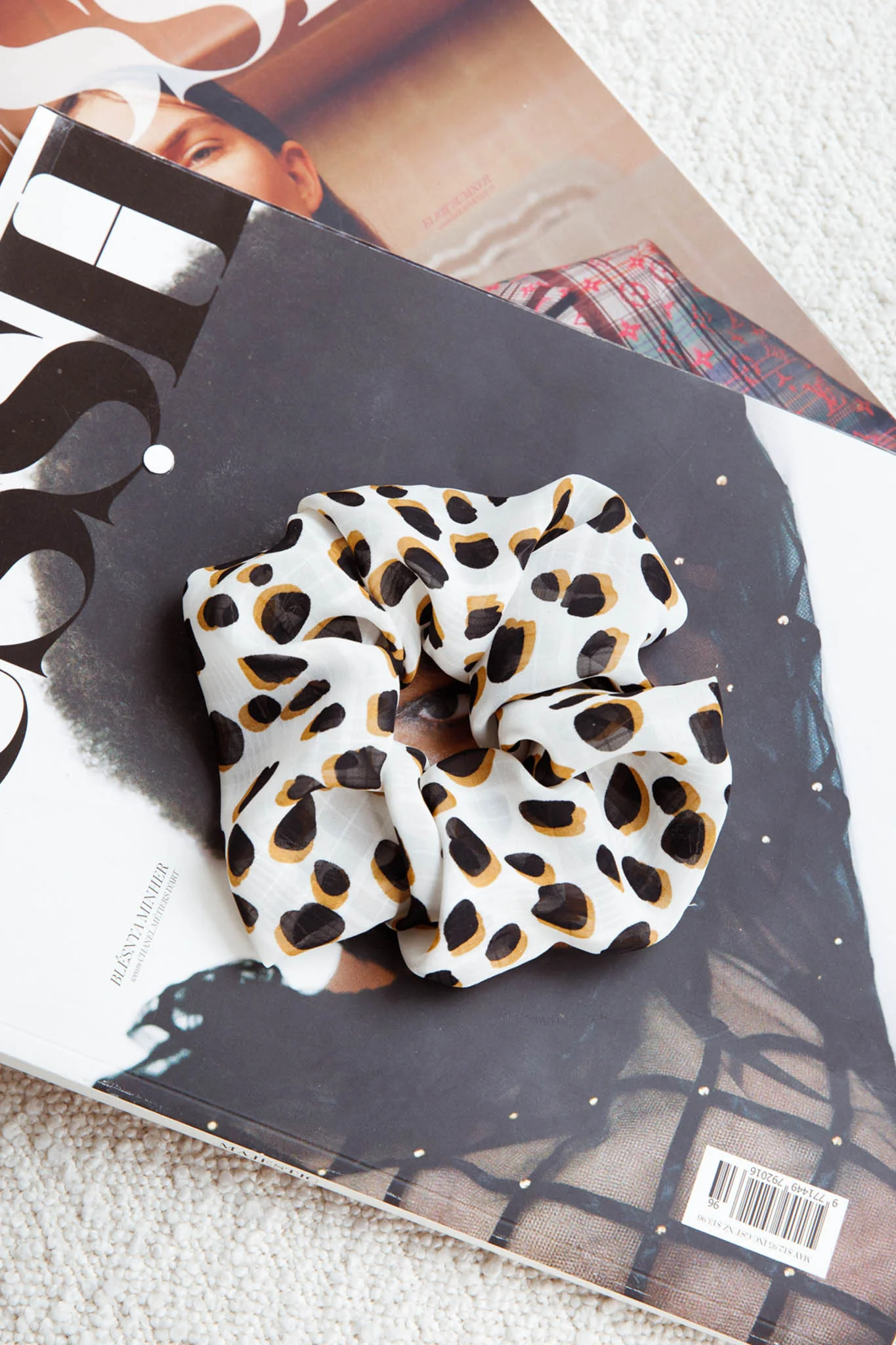 Chouchou Scrunchie Spotted White - Sonourner