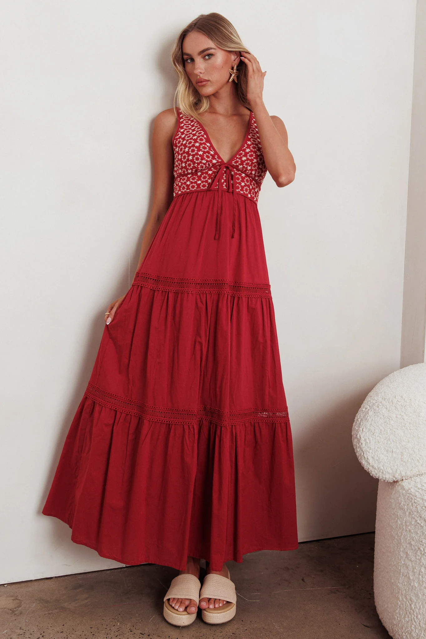 Joycelin V-Neck Eyelet Maxi Dress Red - Sonourner