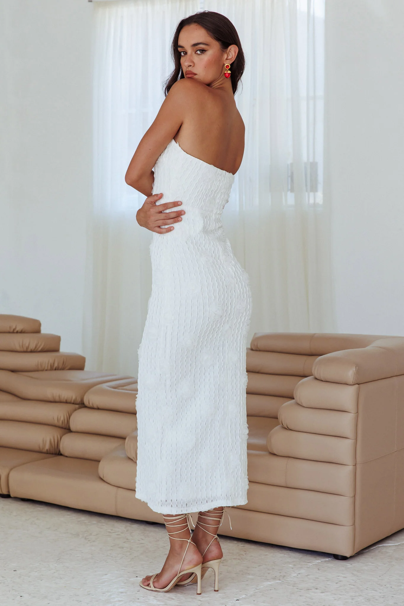 Horizon Strapless Textured Floral Midi Dress White - Sonourner