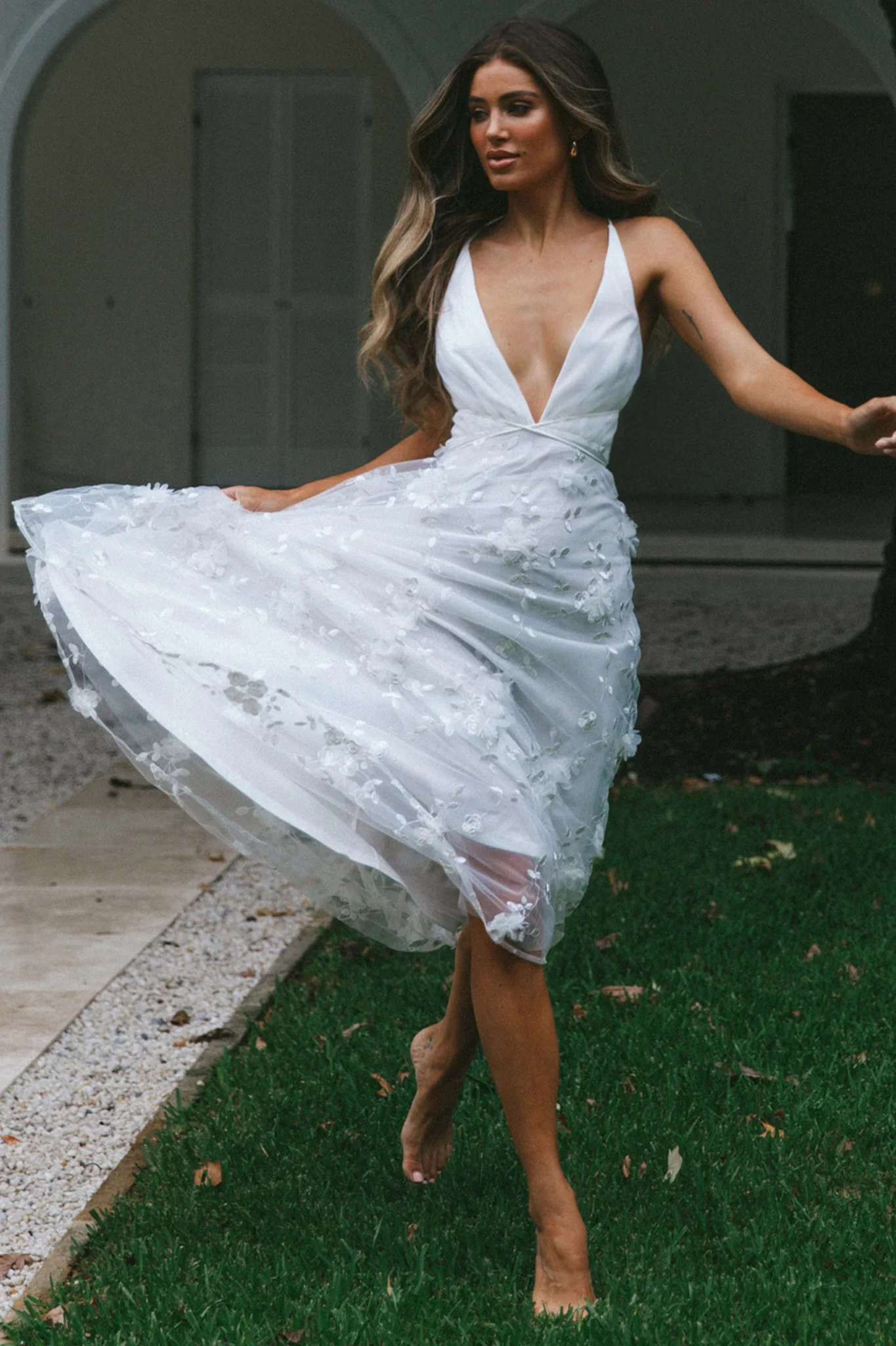 Sheri V-Neckline Embellished Midi Dress White - Sonourner