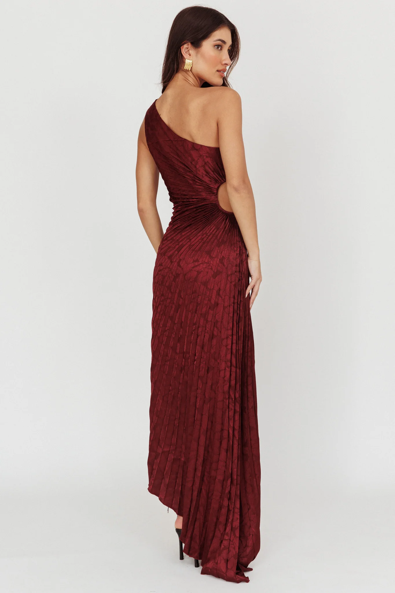 Amelie One-Shoulder Accordion Pleat Maxi Dress Merlot - Sonourner