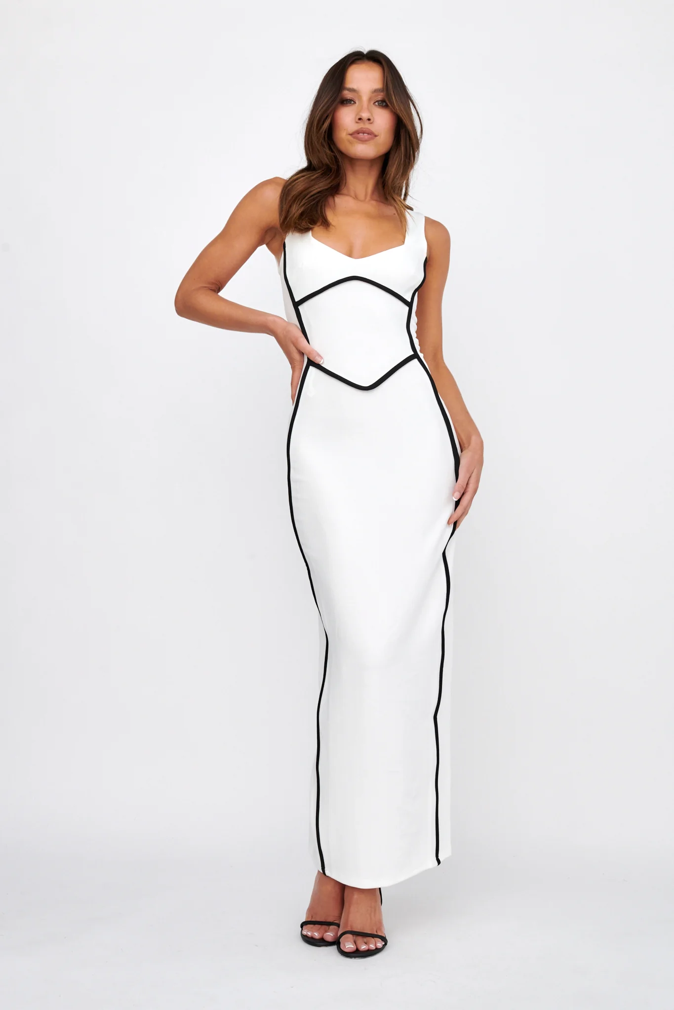 Shenae Piping Trim Maxi Dress White - Sonourner