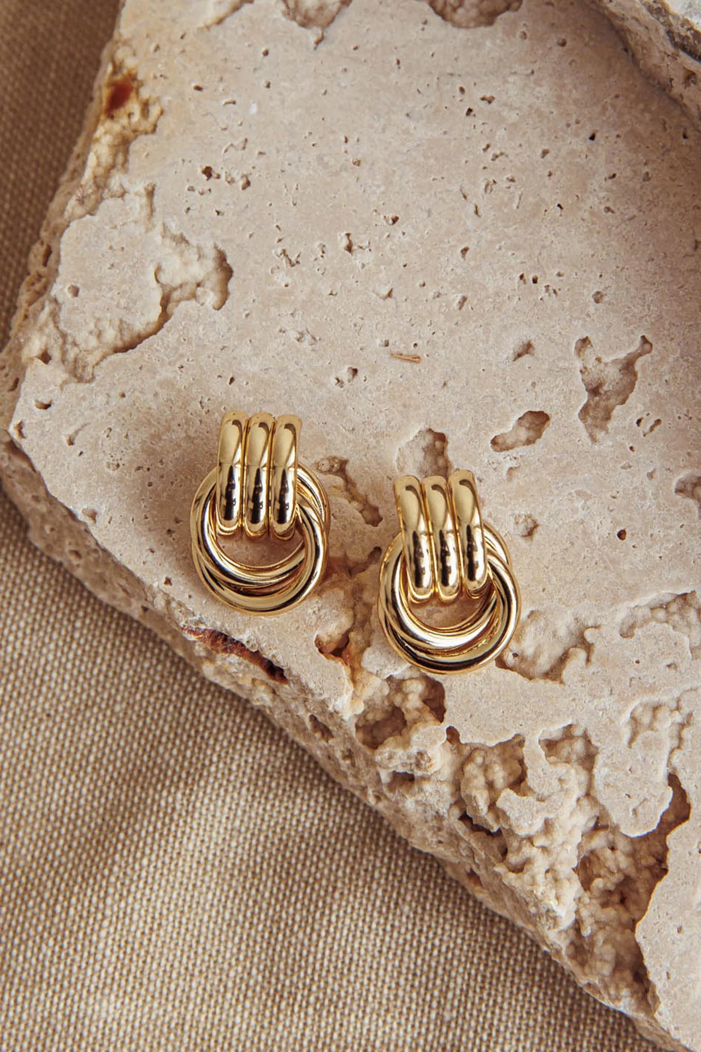 Shiloh Loop Earrings Gold - Sonourner