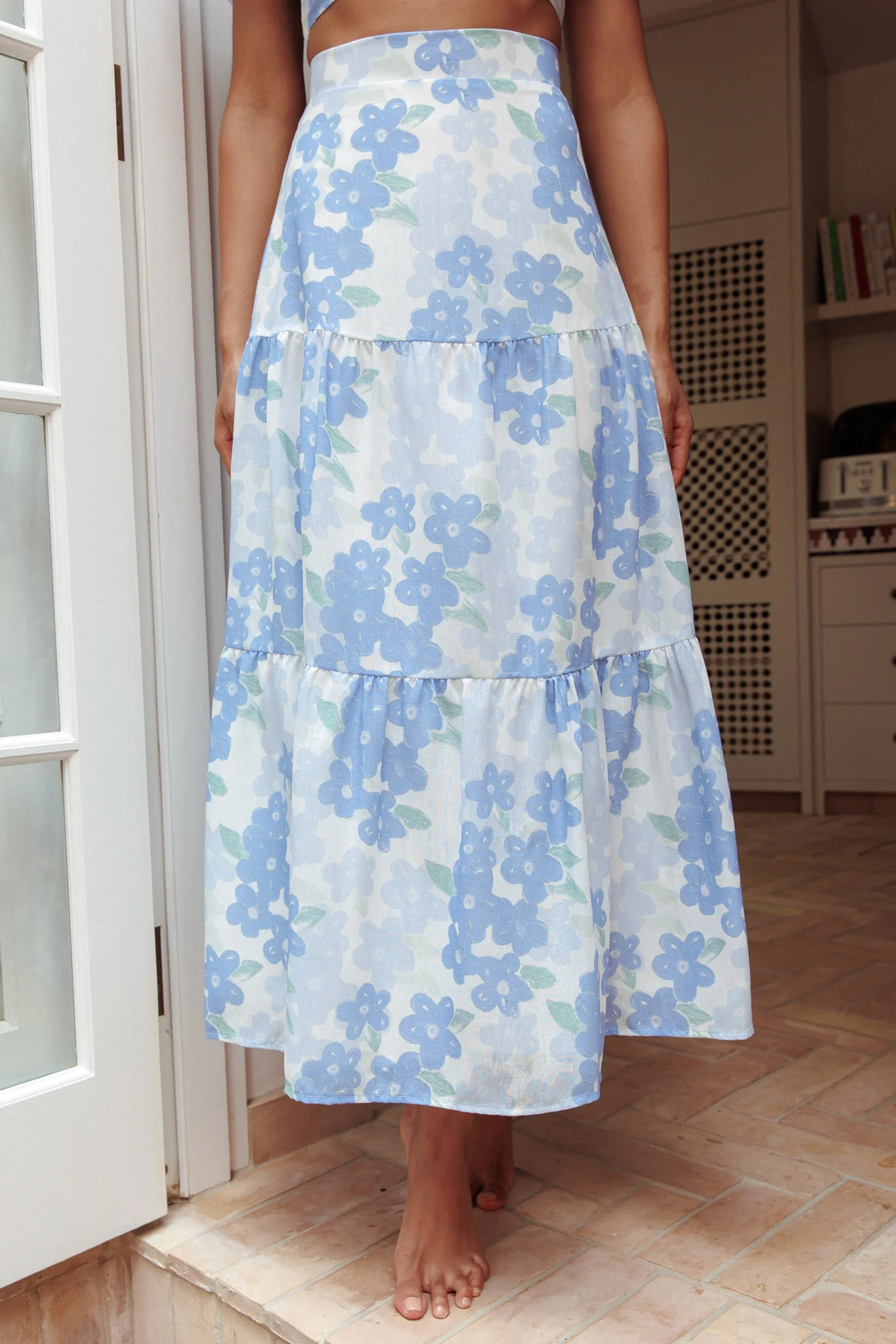 The Moment Maxi Skirt Floral Blue - Sonourner