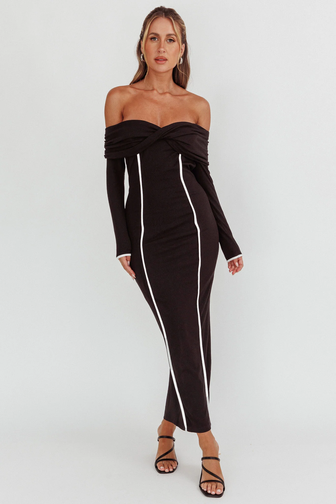 Genesis Off-Shoulder Long Sleeve Maxi Dress Black - Sonourner