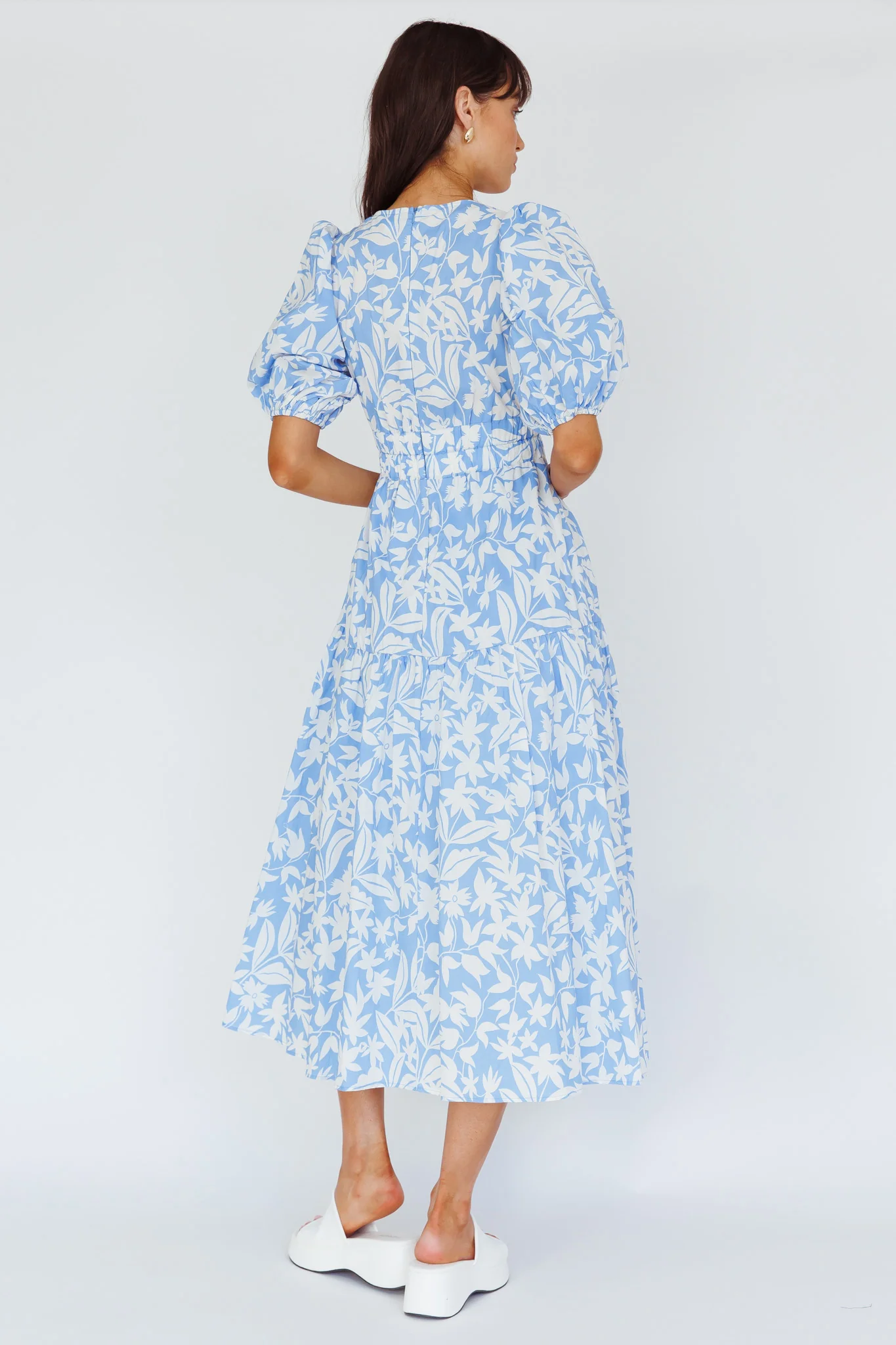 Summer Land V-Neckline Midi Dress Floral Blue - Sonourner