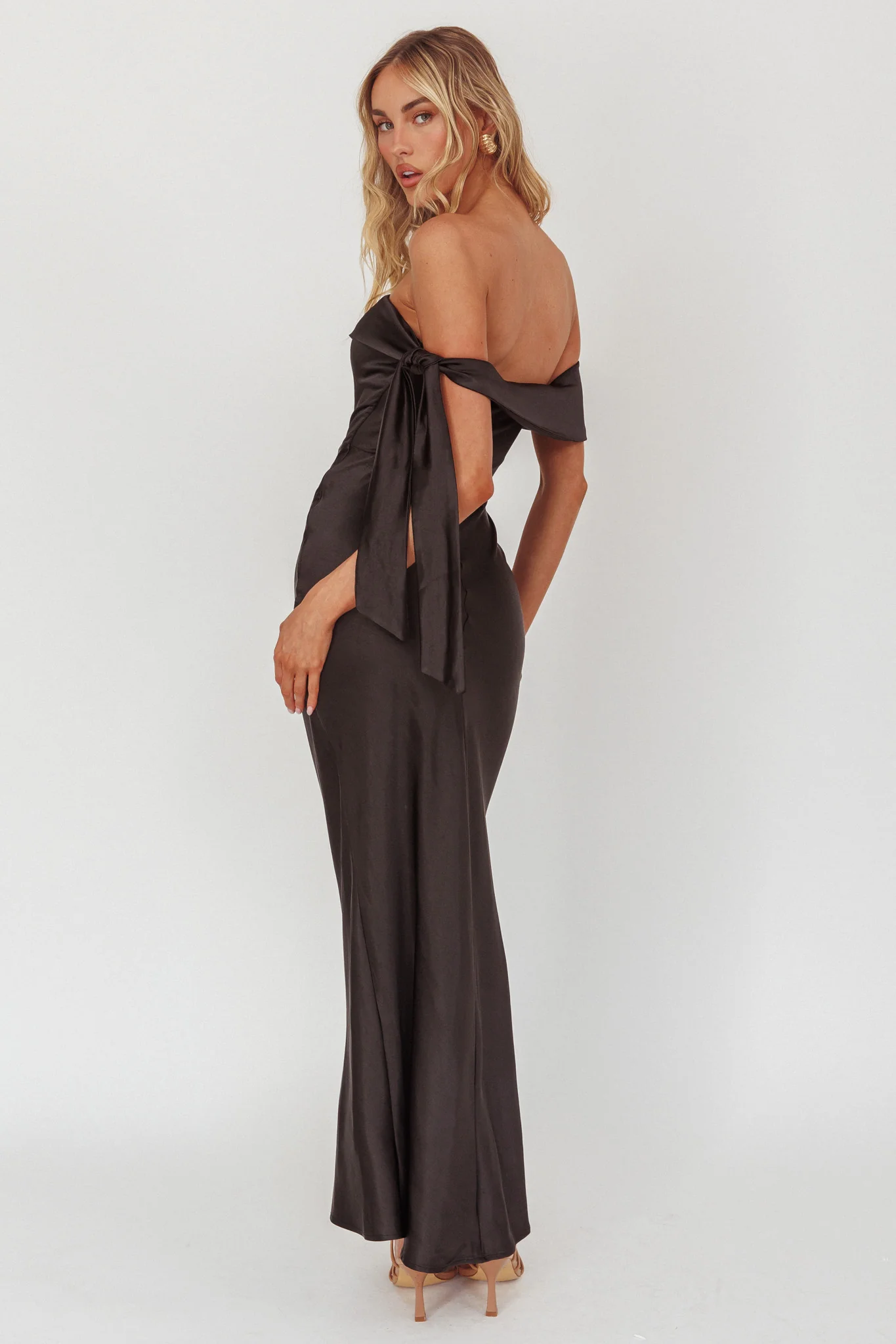 Aurora Sky Off-Shoulder Tie Maxi Dress Satin Black - Sonourner
