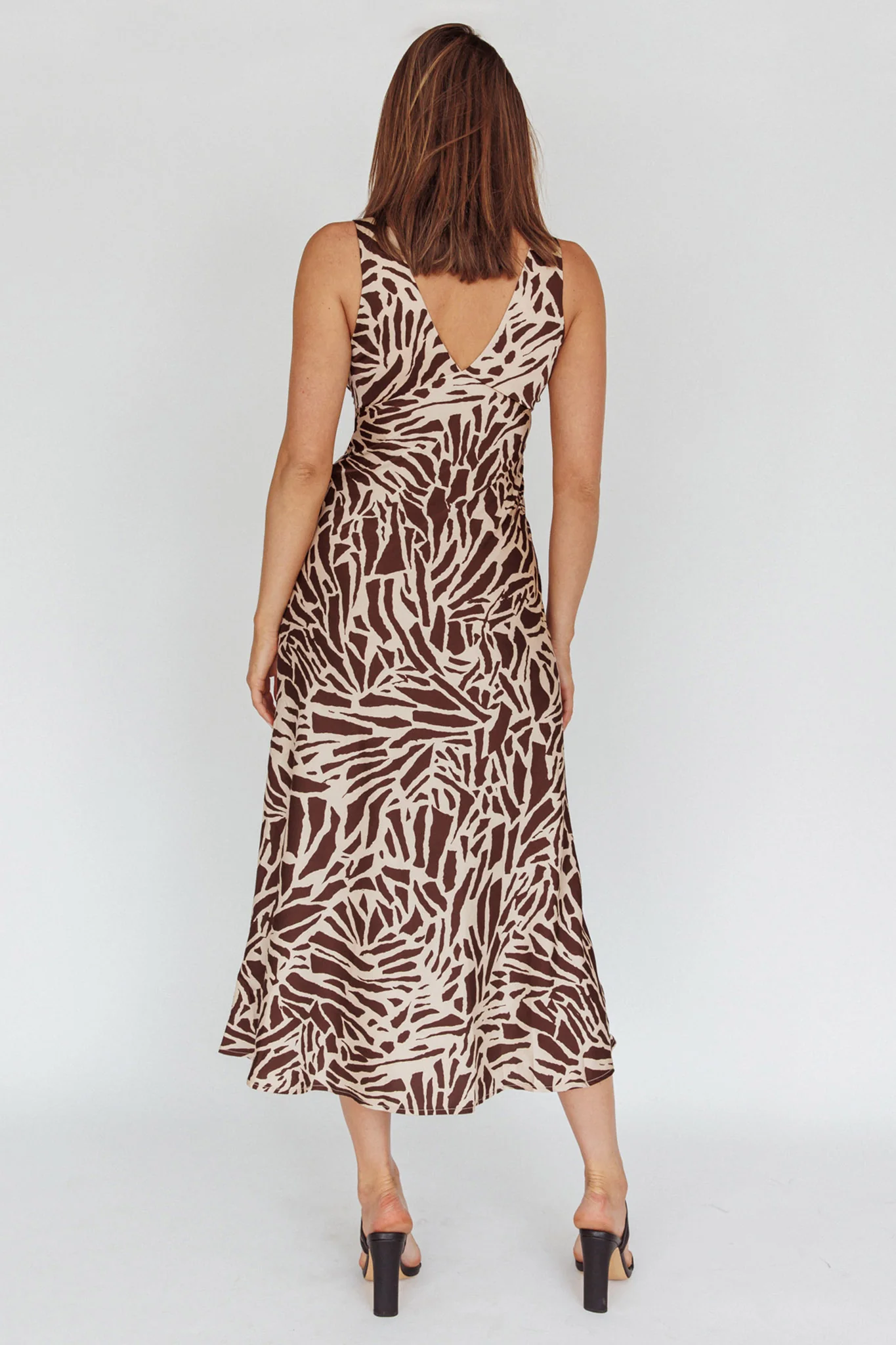 Turin V-Neckline Print Midi Dress Chocolate - Sonourner