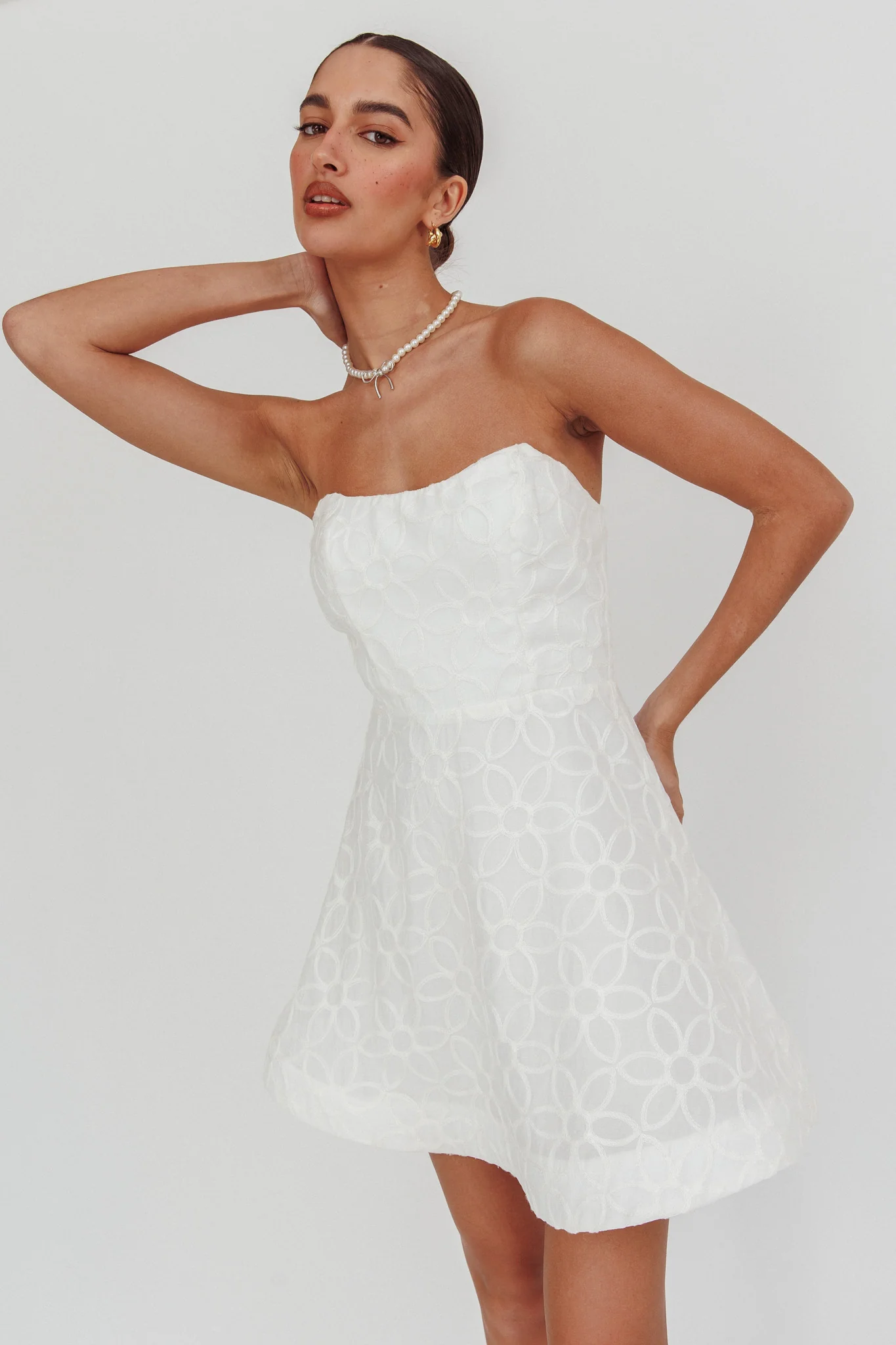 Adrianna Pointed Sweetheart Mini Dress White - Sonourner