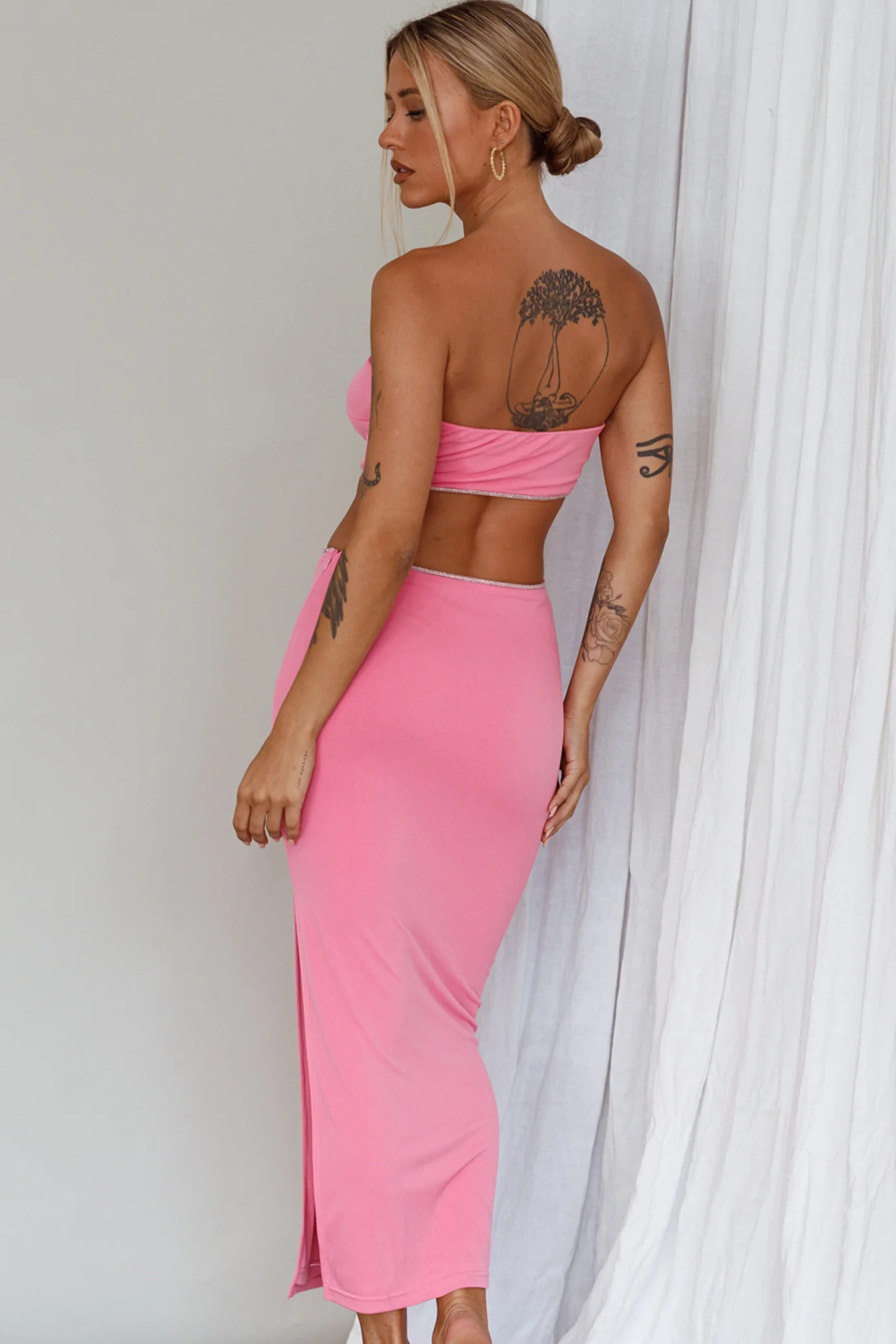 Bridget Cut-Out Midi Dress Barbie Pink - Sonourner