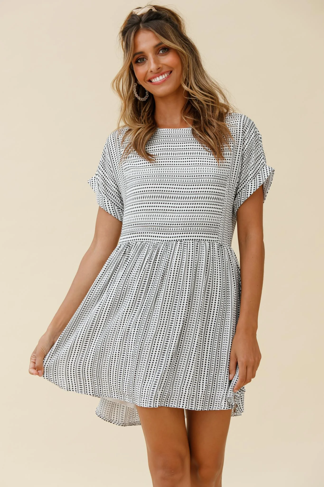 Susie Rolled Sleeve Crew Neck Swing Dress Stripe Pattern Black - Sonourner