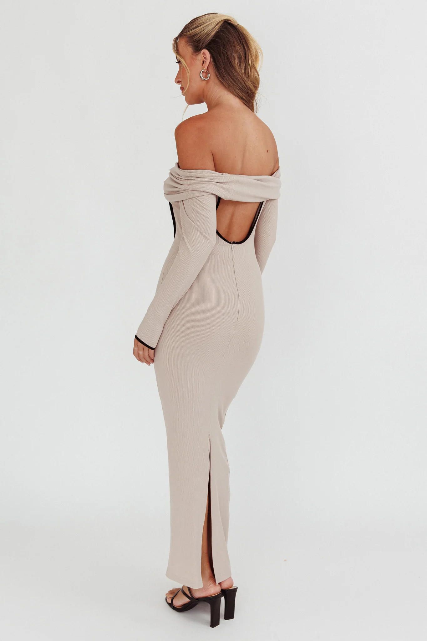 Genesis Off-Shoulder Long Sleeve Maxi Dress Pebble - Sonourner