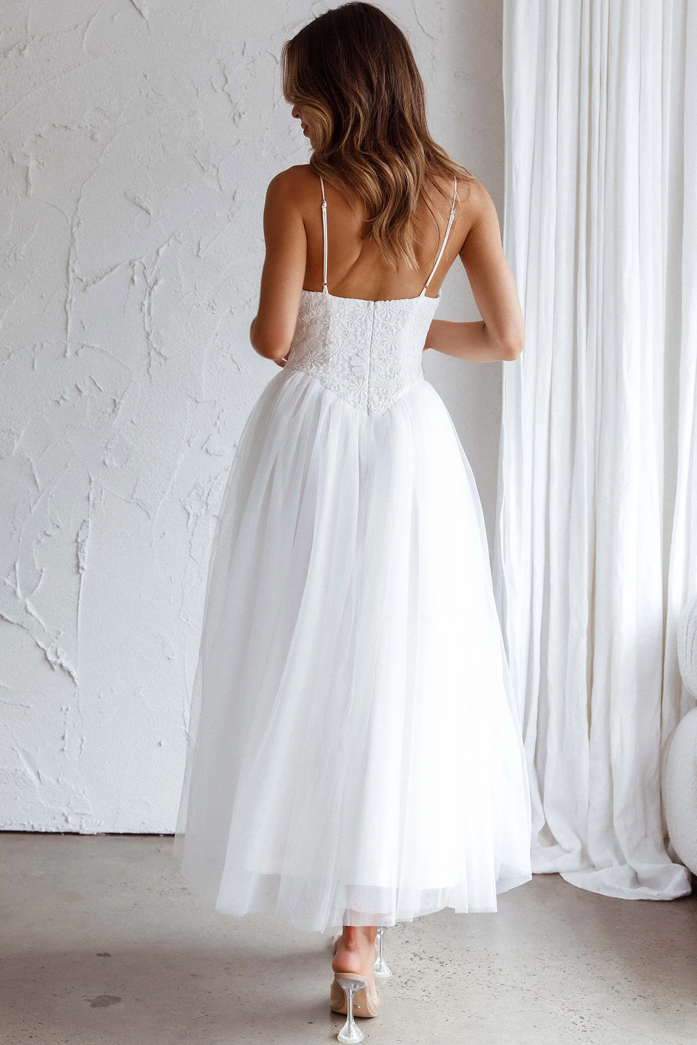 Novoli Floral Embroidery Midi Dress White - Sonourner