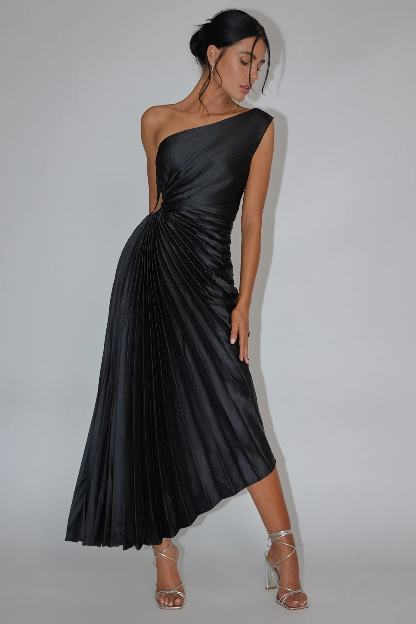 Brooklynn One-Shoulder Accordion Pleat Dress Black - Sonourner