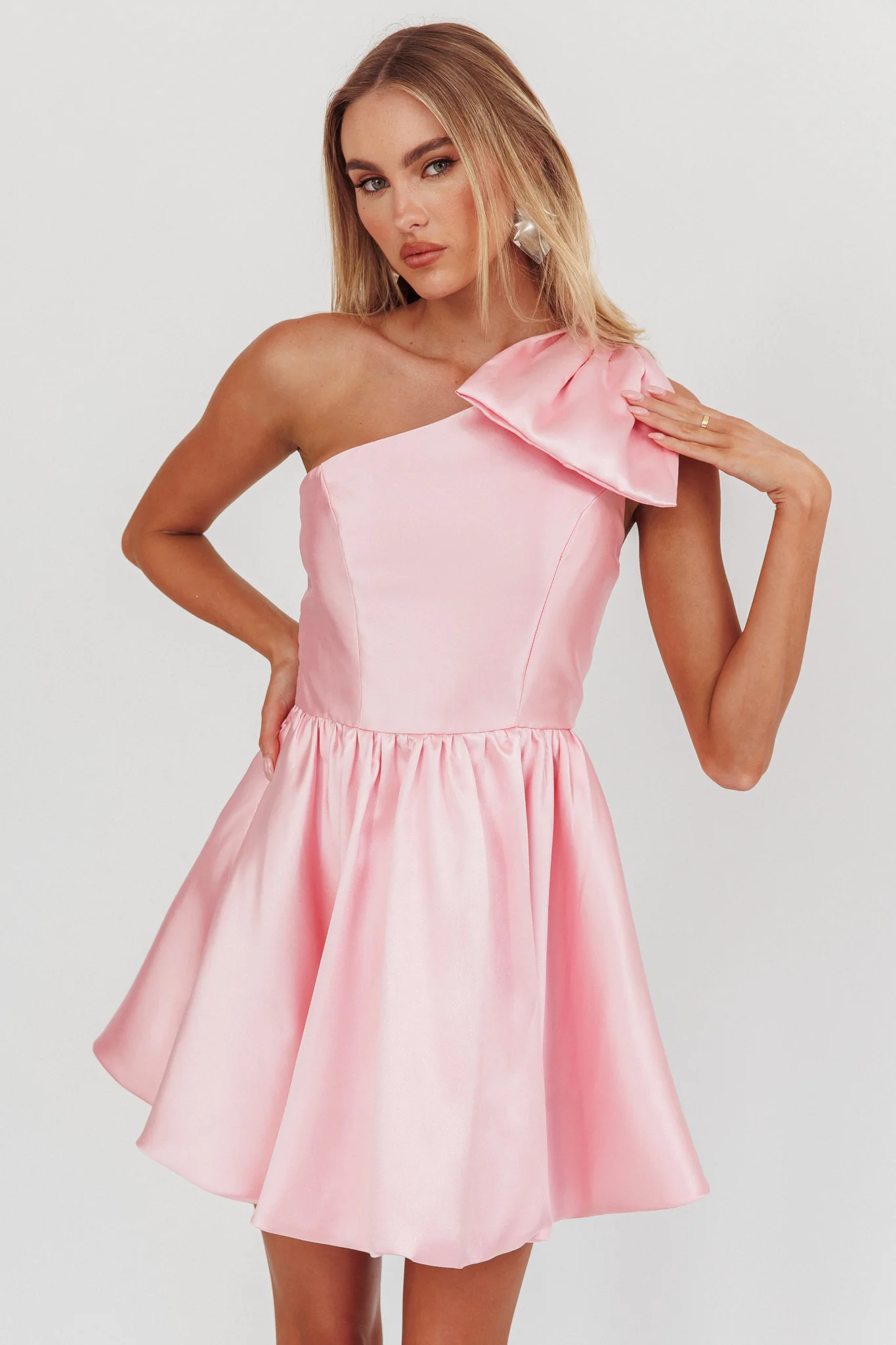 Athens Shoulder Bow Bubble Hem Mini Dress Blush - Sonourner