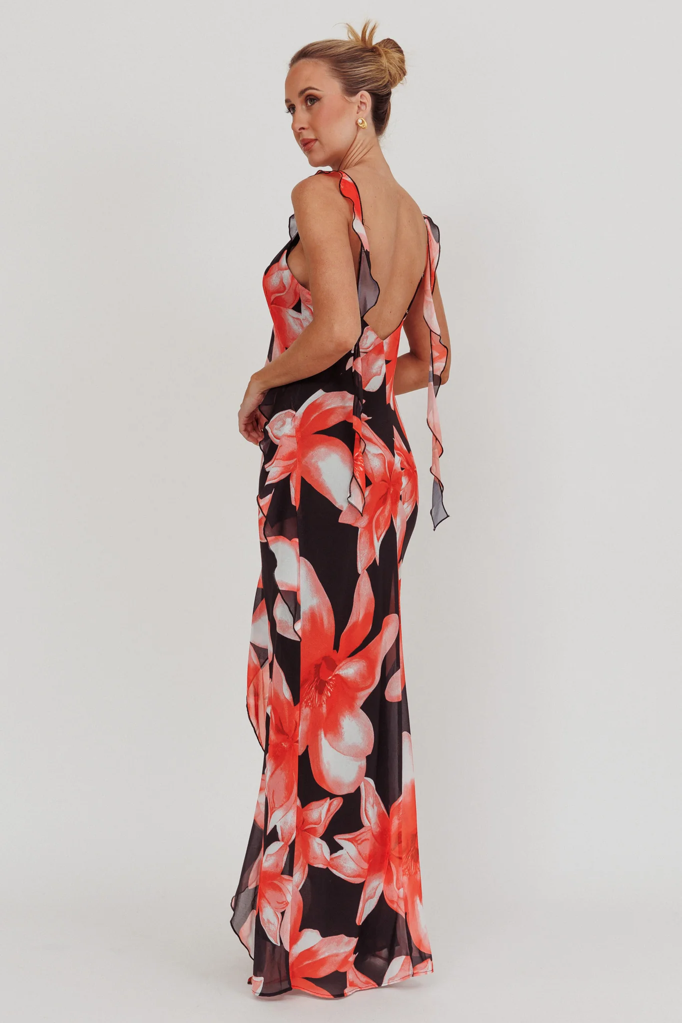 Joyride Floral Ruffle Maxi Dress Black/Red - Sonourner