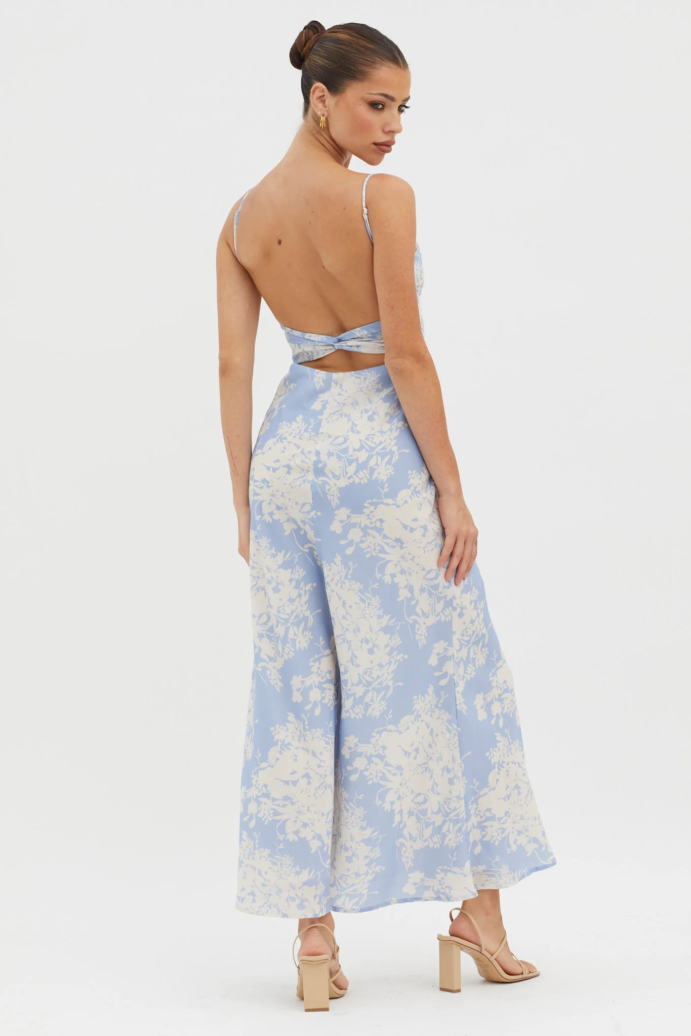 Nerida Twist Back Midi Dress Floral Blue - Sonourner