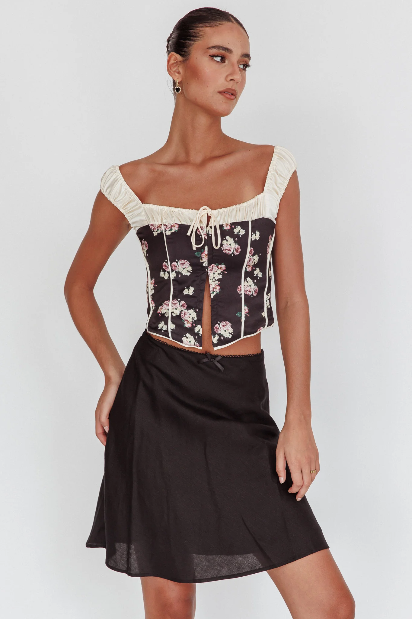 Emotional Knee Length Skirt Black - Sonourner