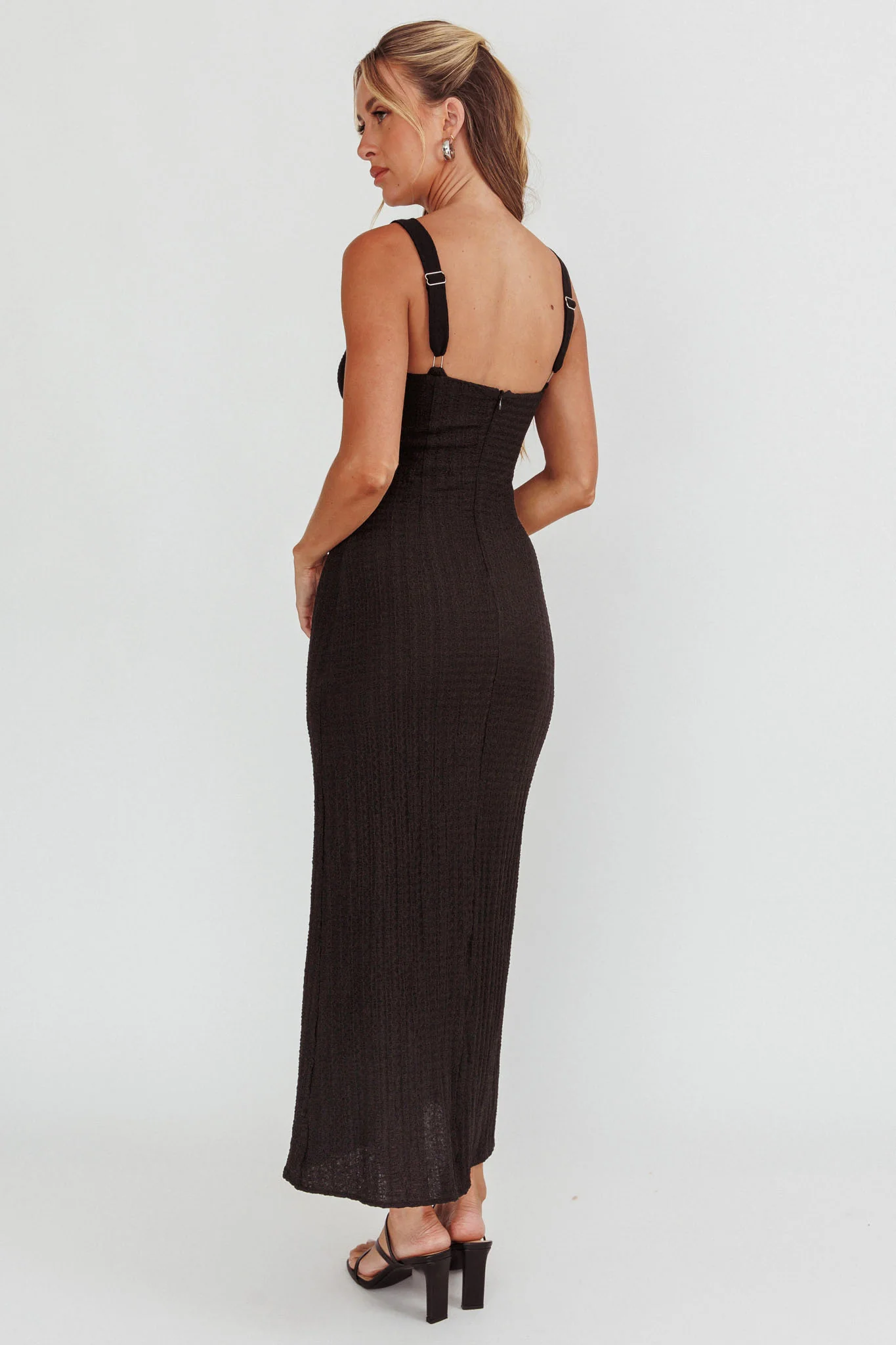 Kharissa Cut-Out Textured Maxi Dress Black - Sonourner