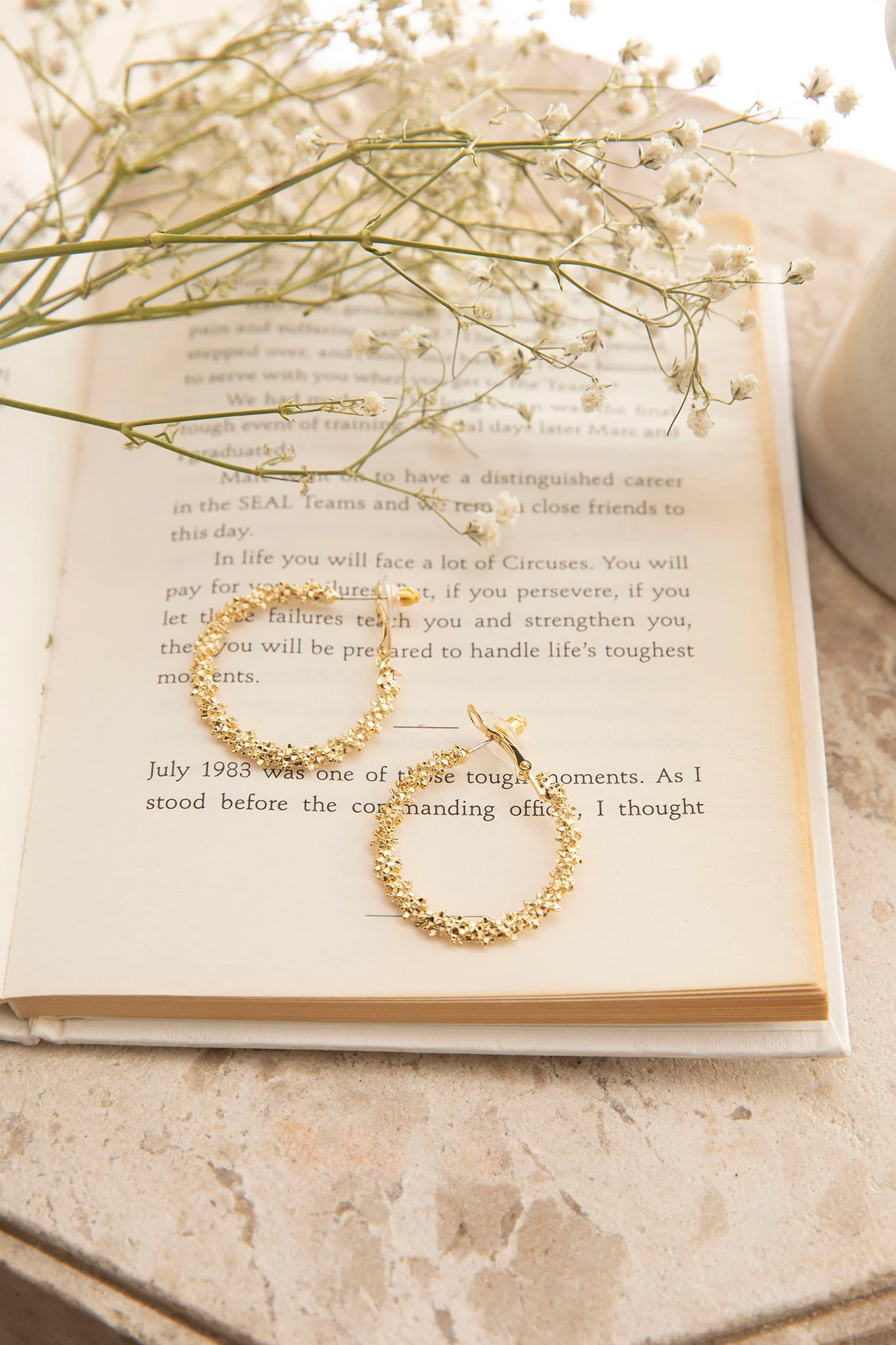 Saturn Textured Hoop Earrings Gold - Sonourner