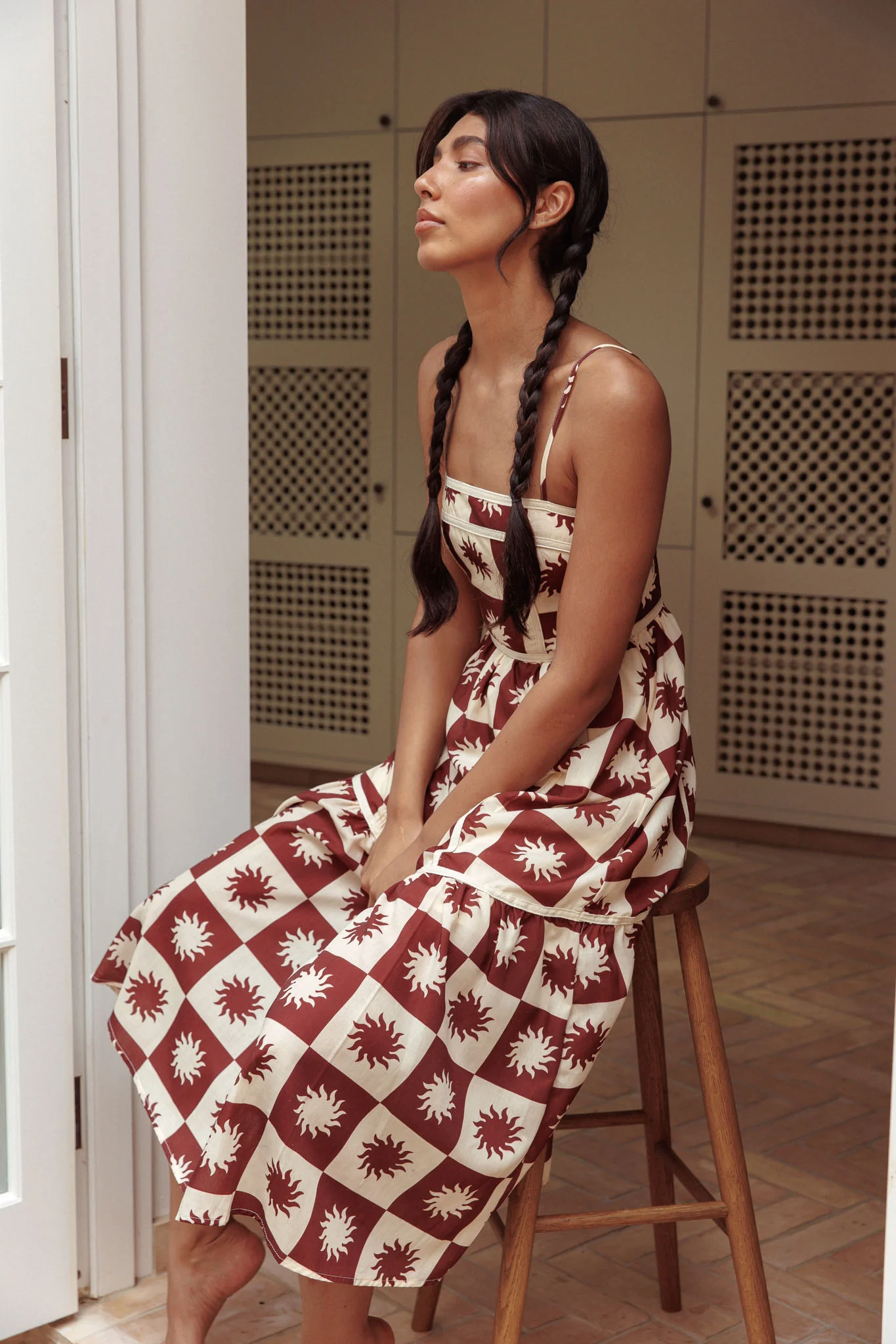 Confidante Piping Trim Midi Dress Brown - Sonourner