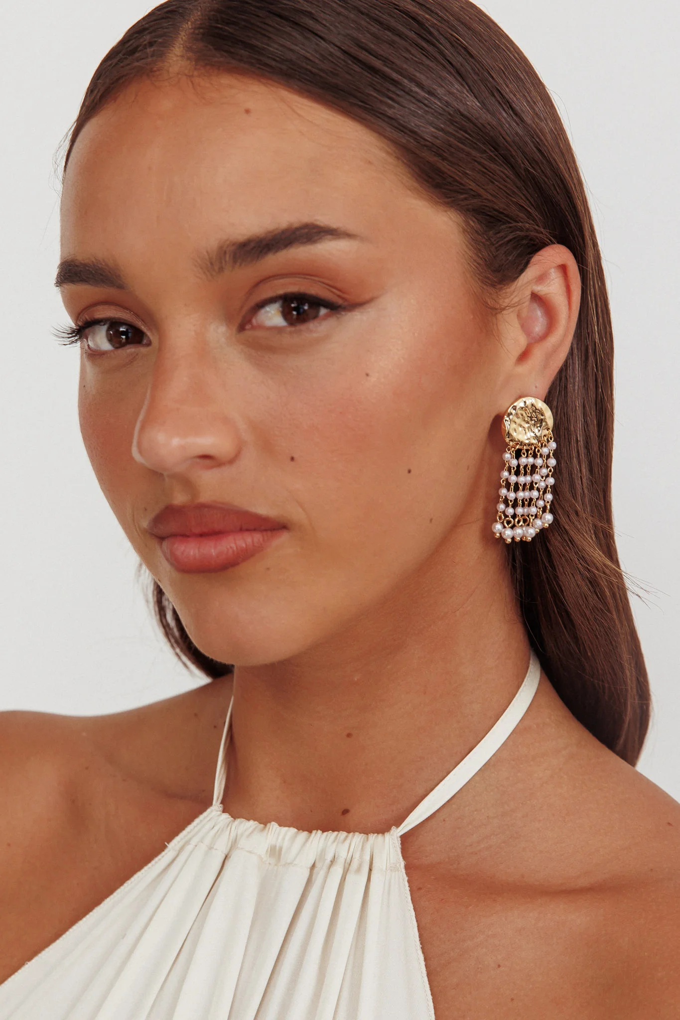 Alina Hammered Circle Tassel Earrings Gold Pearl - Sonourner