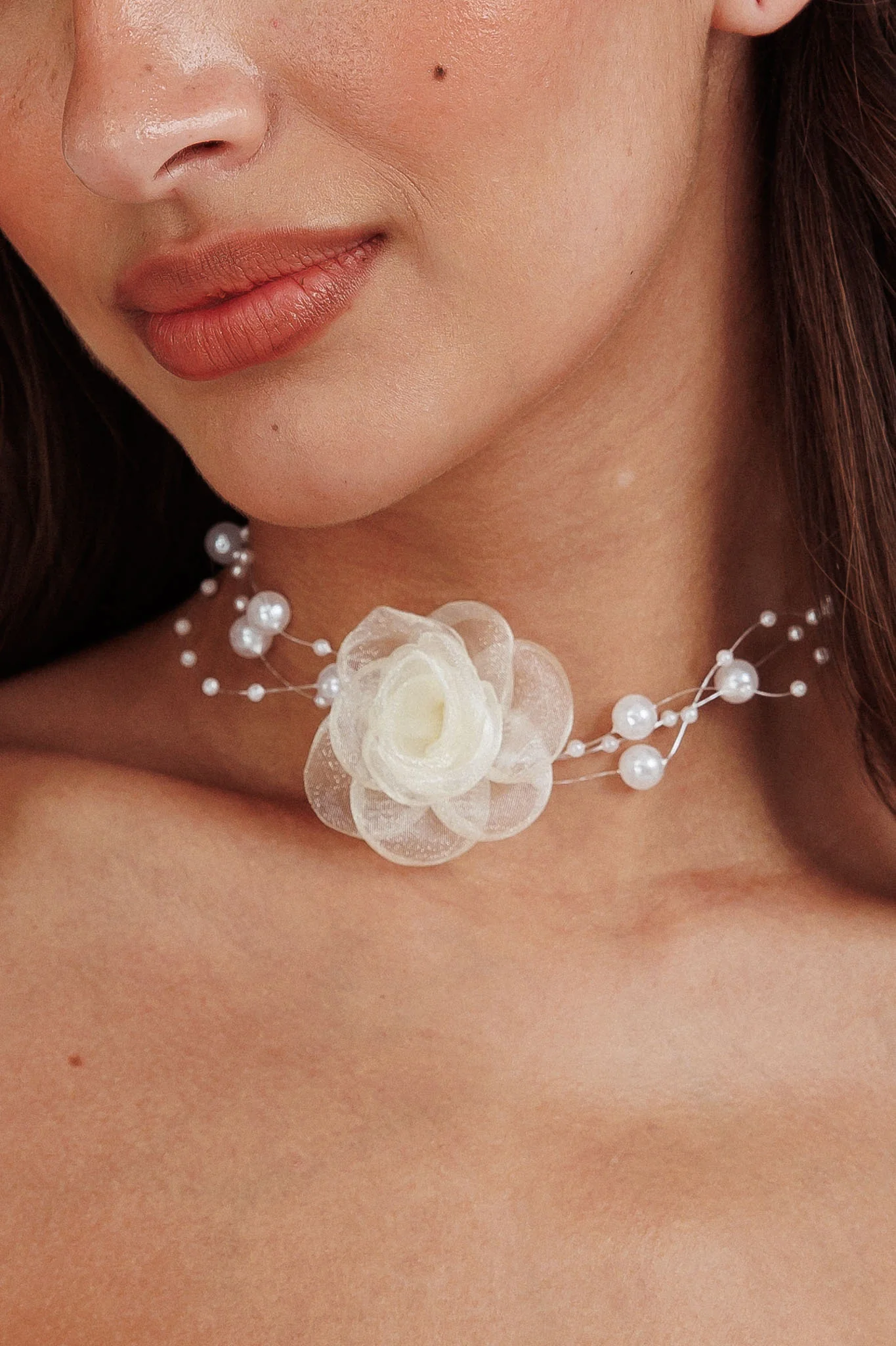 Magic Moments Chiffon Rose Choker Necklace Pearl - Sonourner