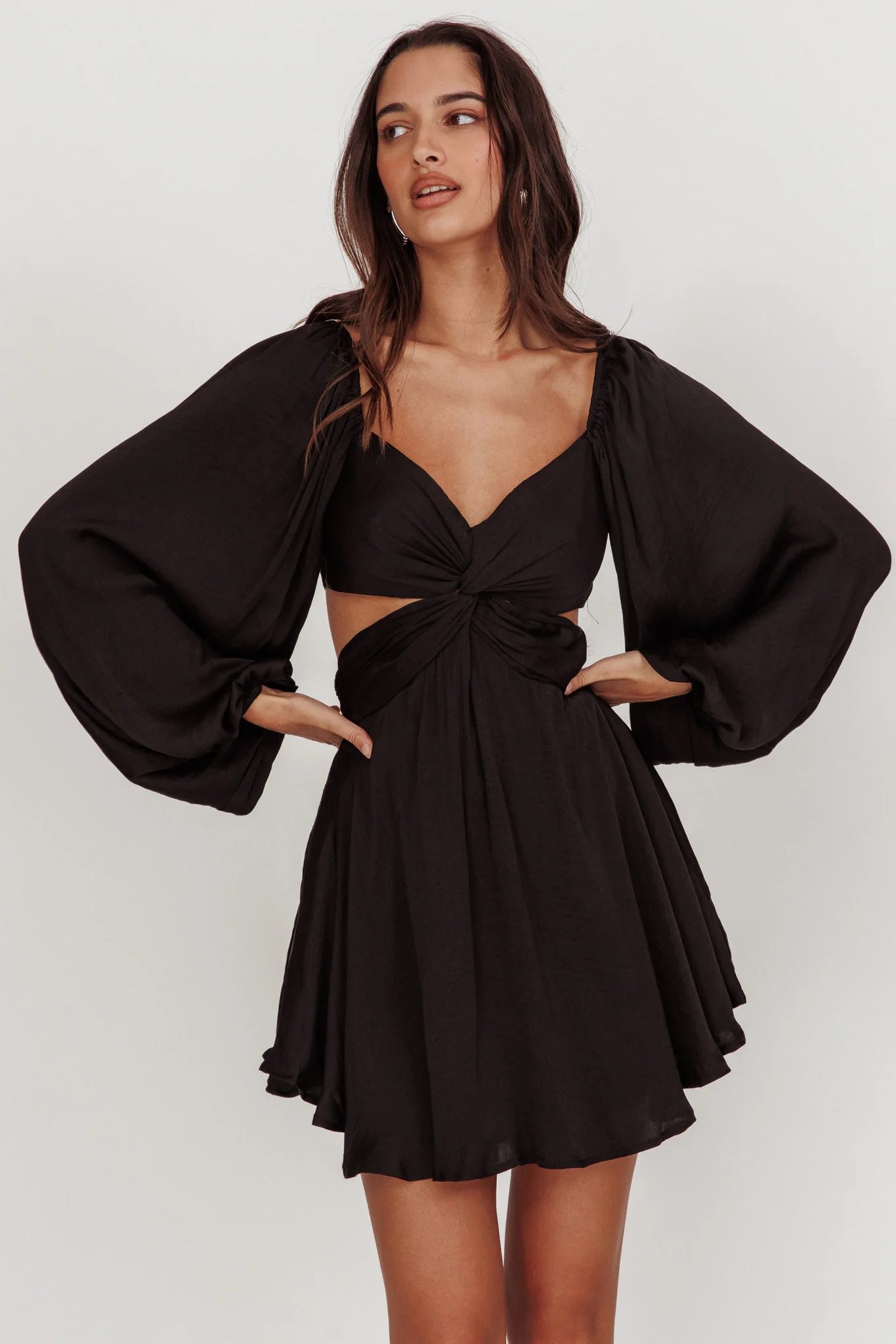 Miraya Balloon Sleeve Twist Mini Dress Black - Sonourner