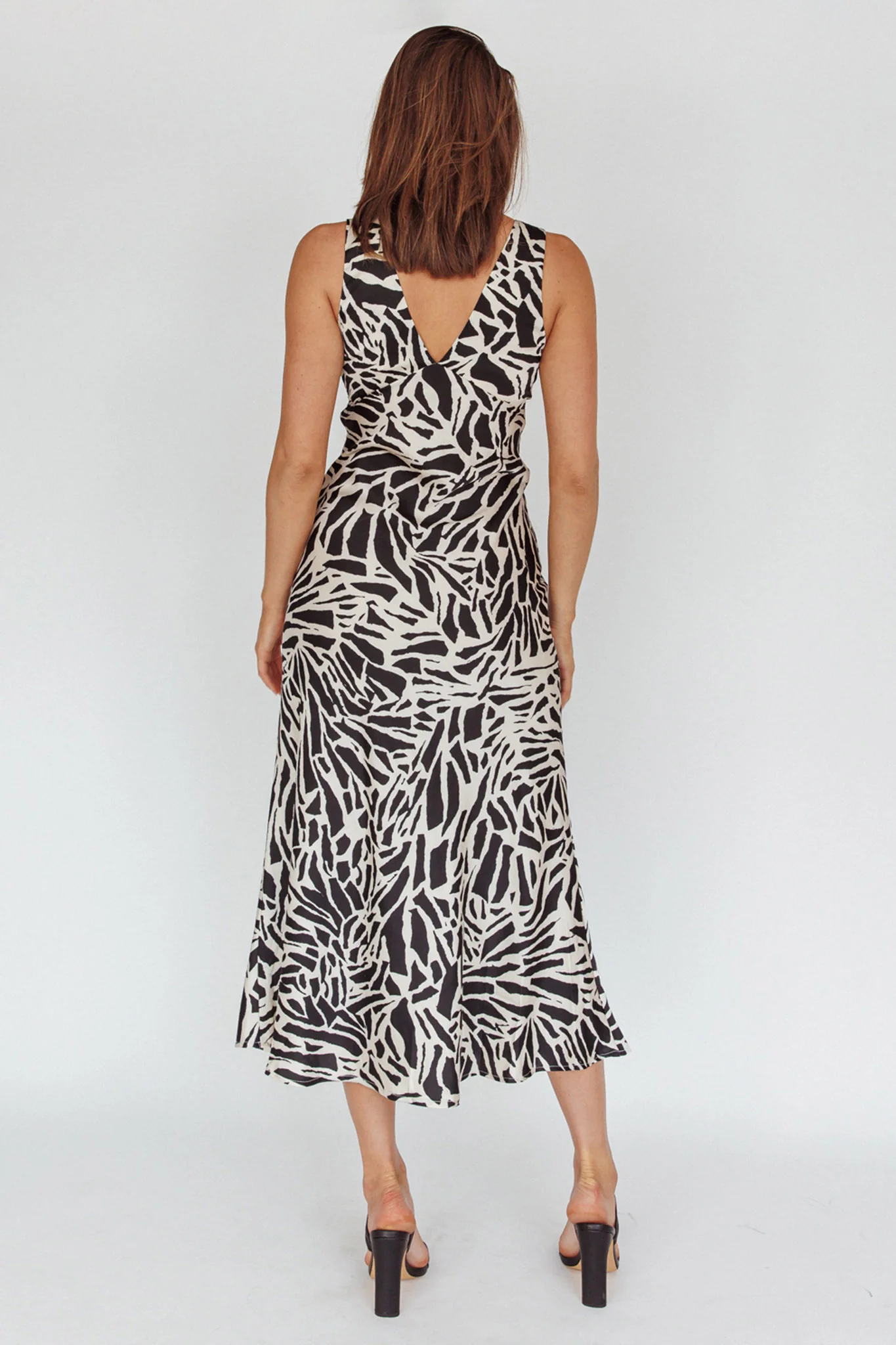 Turin V-Neckline Print Midi Dress Black - Sonourner
