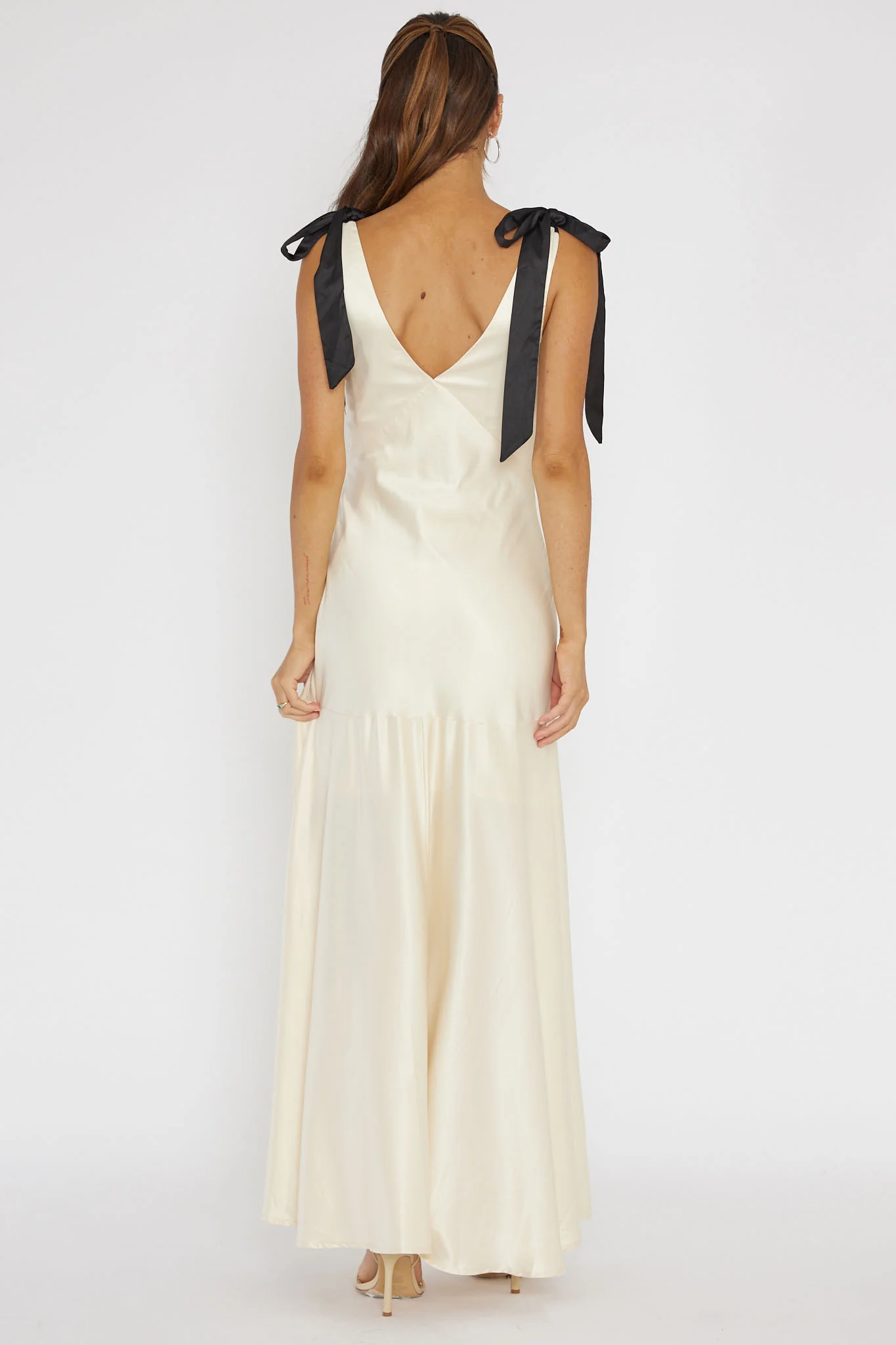 New York Minute Bow Shoulder Dress Oyster - Sonourner