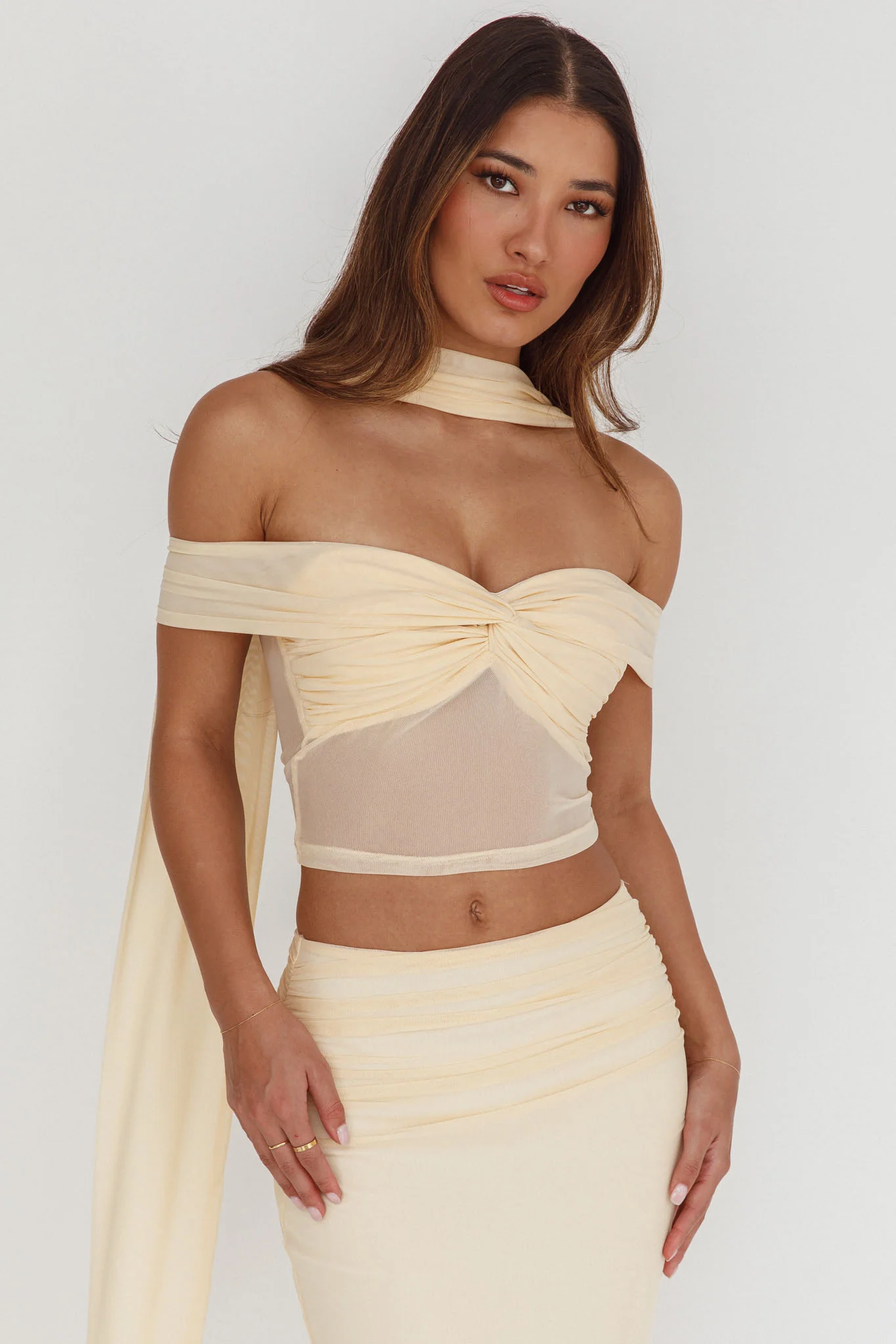 All The Lights Off-Shoulder Crop Top Cream - Sonourner