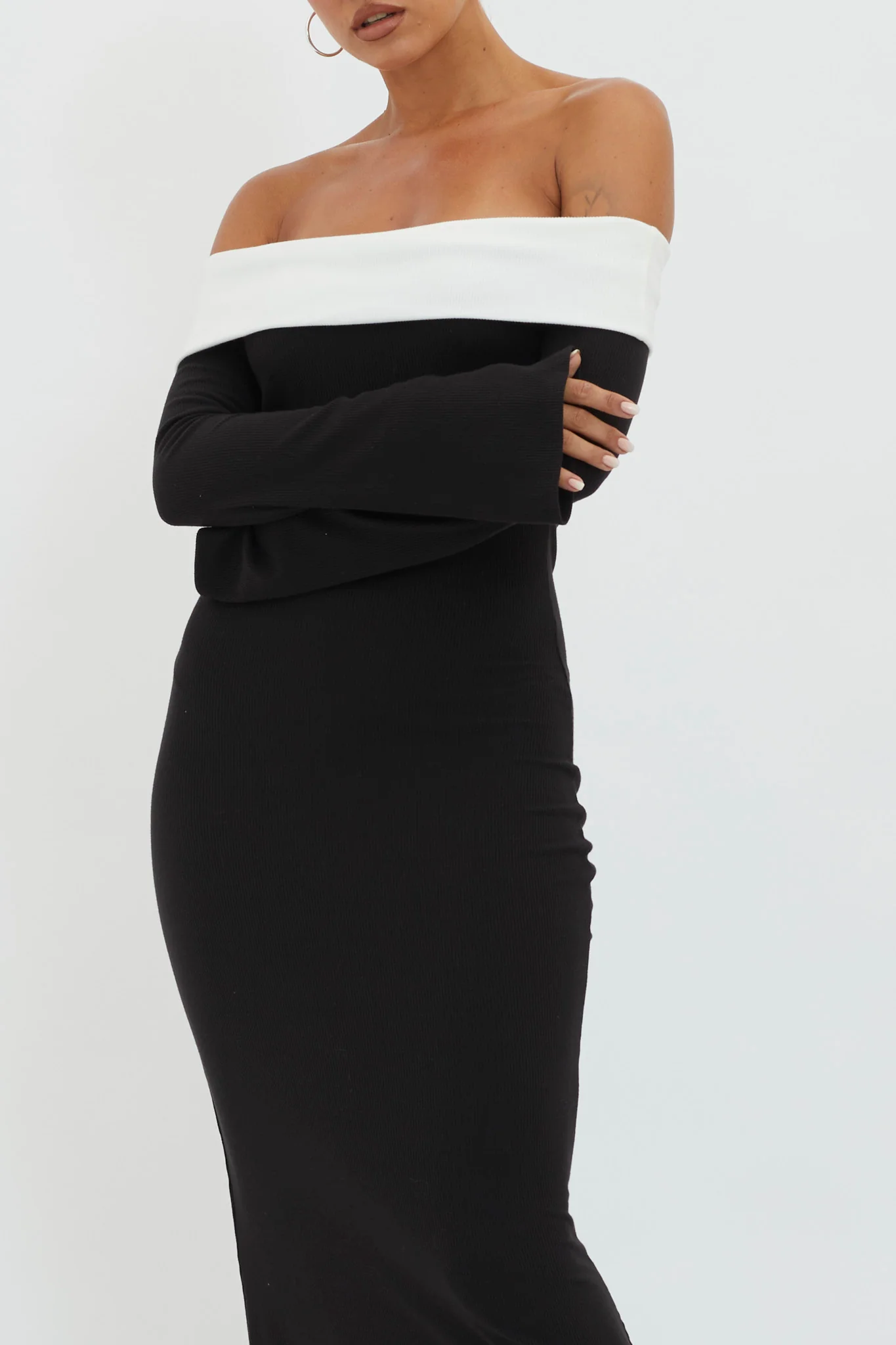 Sabrina Long Sleeve Off-Shoulder Maxi Dress Black - Sonourner