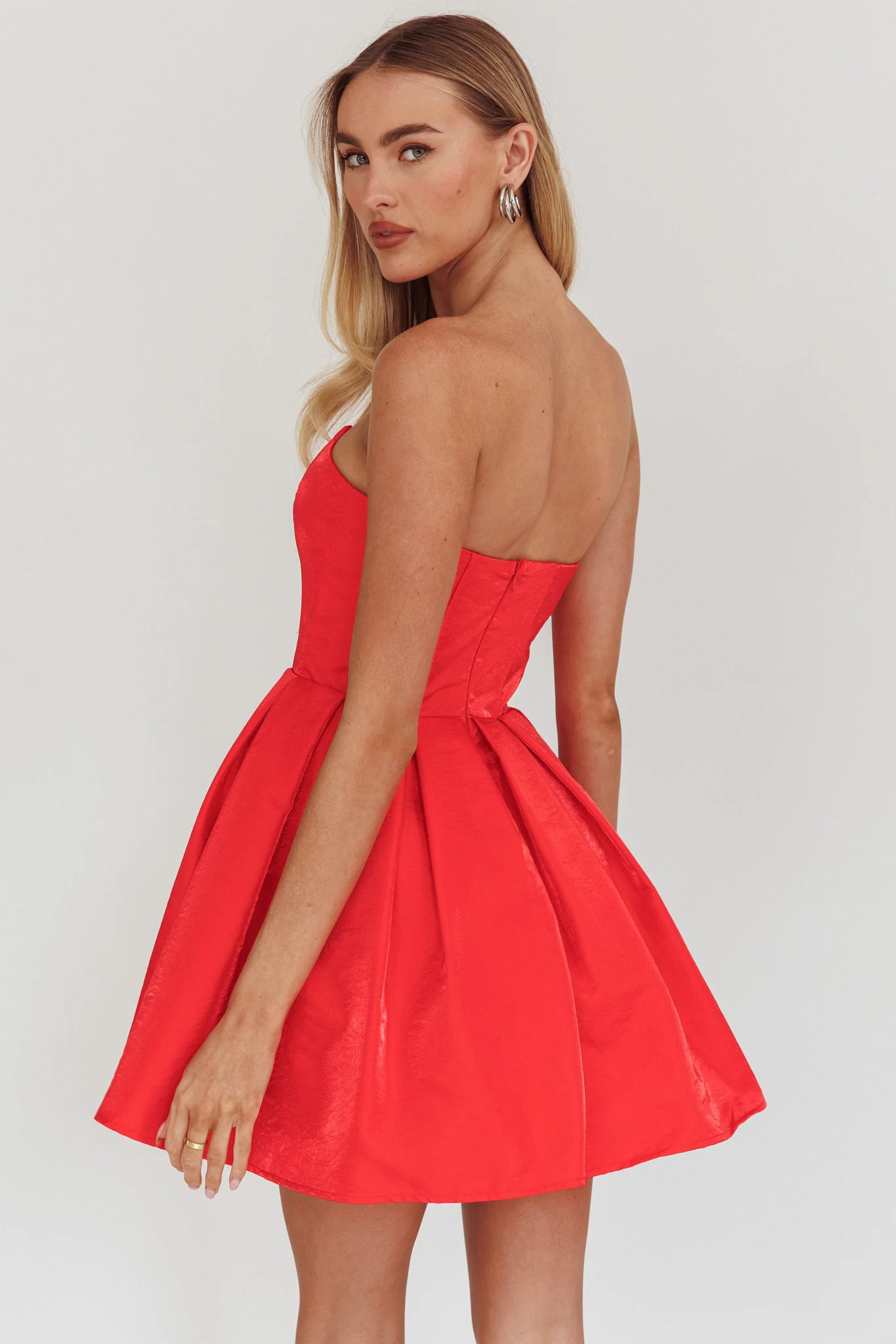 Loveless Strapless Flared Mini Dress Red - Sonourner