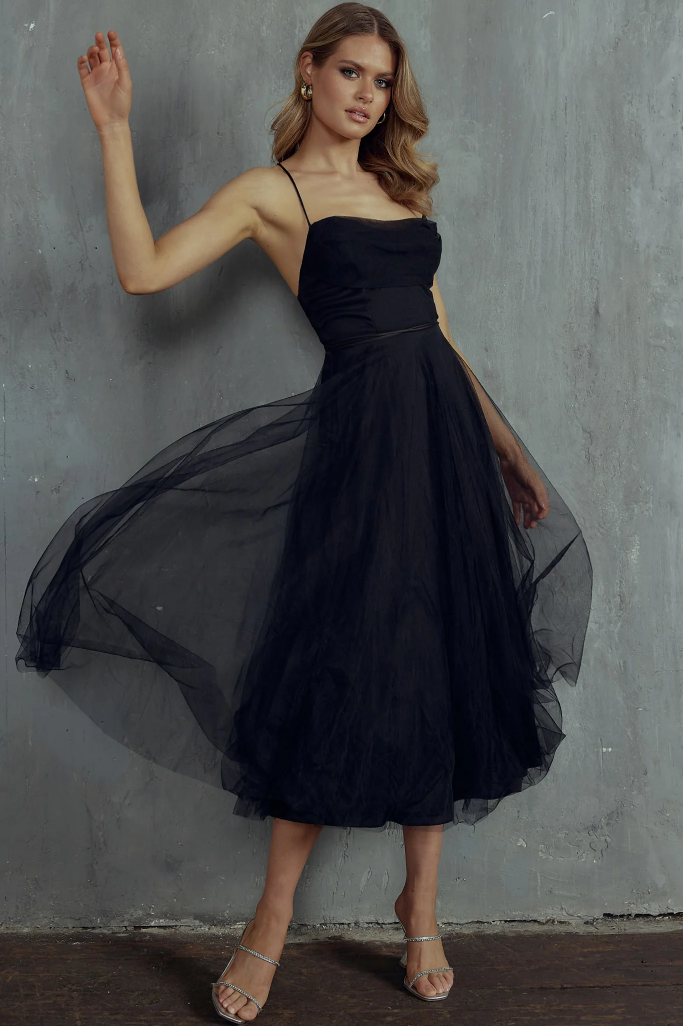 Floating By Pleated Neckline Mesh Midi Dress Black - Sonourner