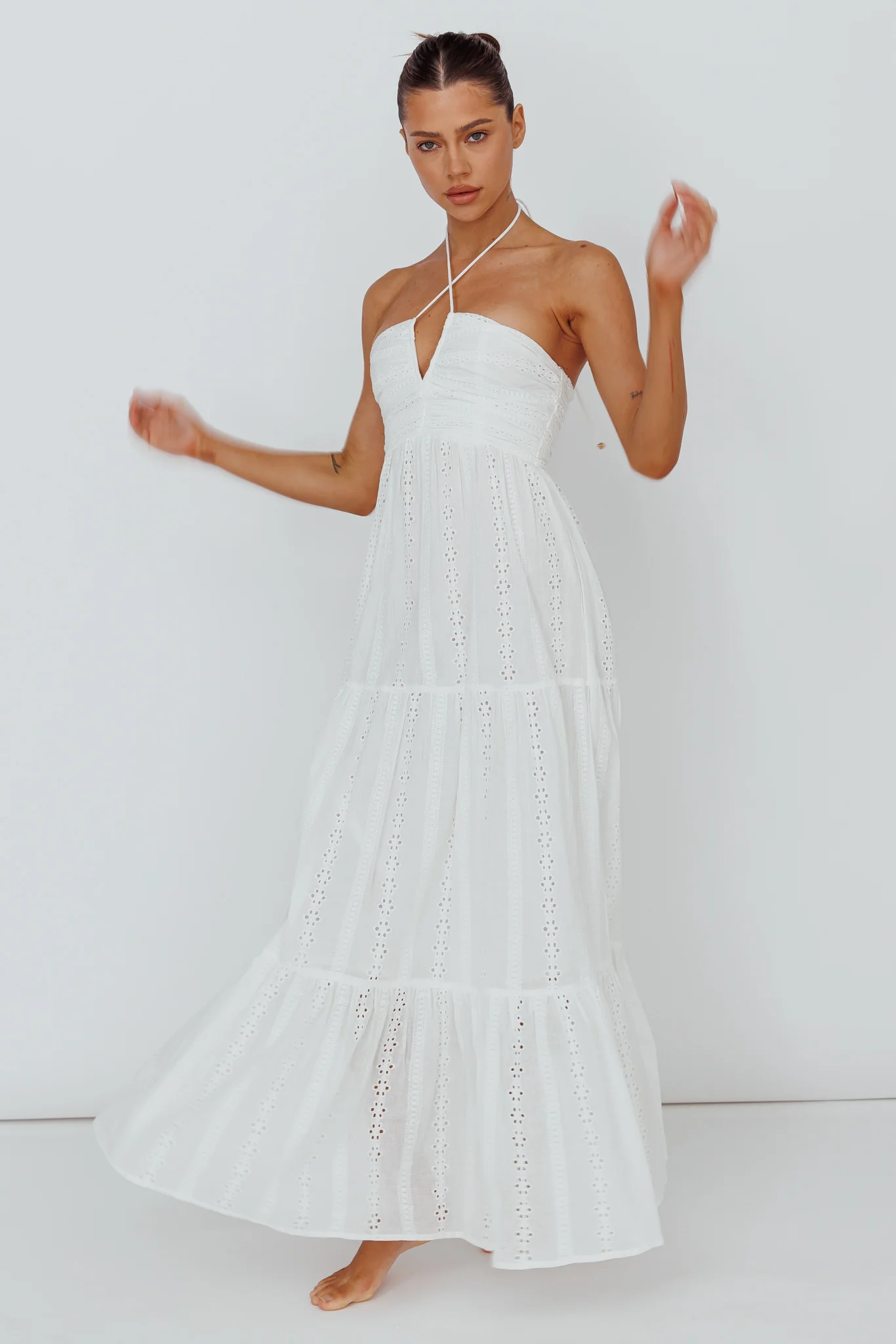 Asiah Halterneck Maxi Dress Eyelet White - Sonourner