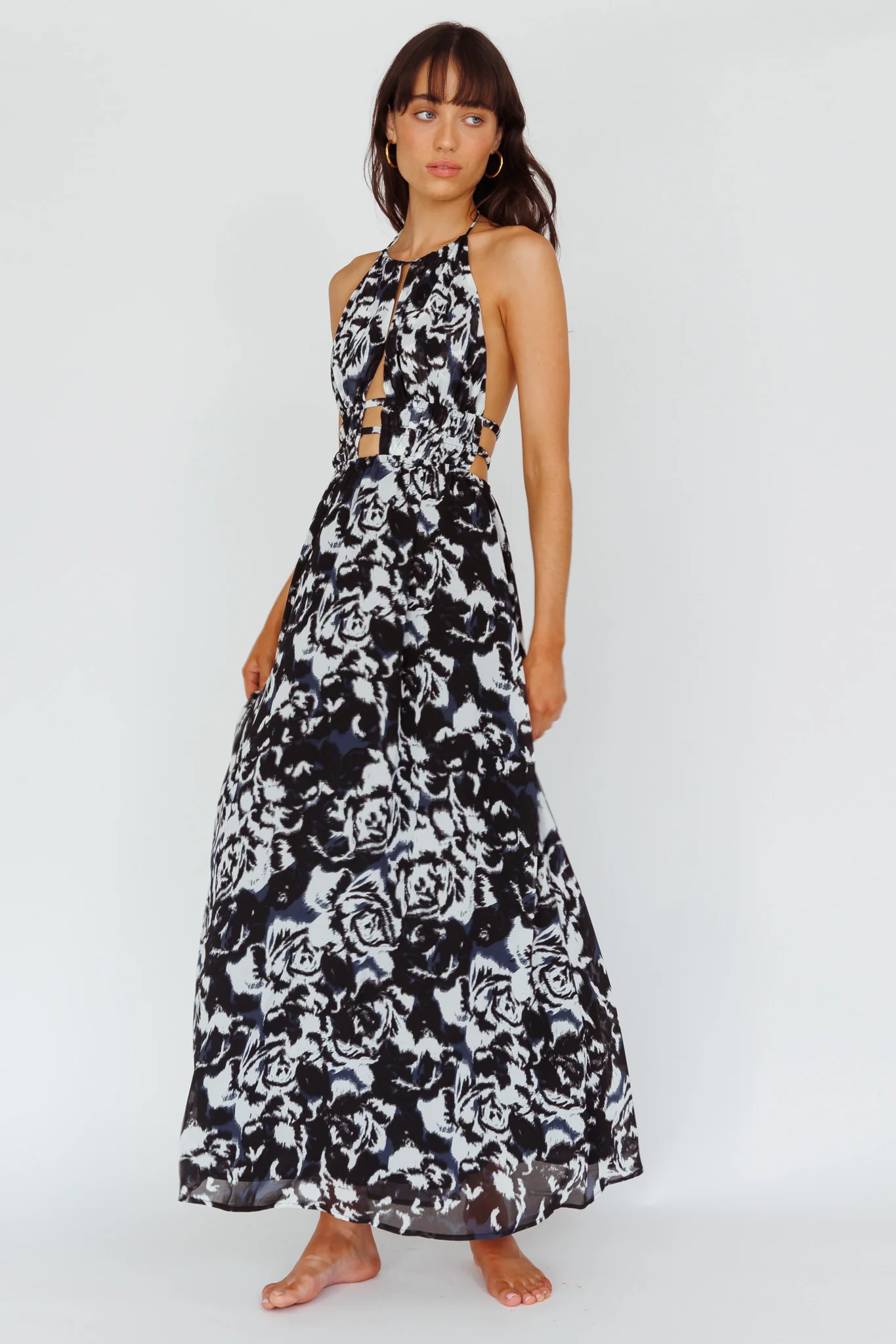 Cyndi Open Back Halterneck Maxi Dress Floral Black - Sonourner