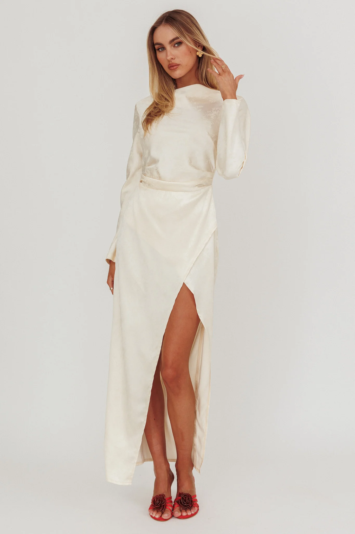 Loveland Long Sleeve Cowl Back Maxi Dress Beige - Sonourner