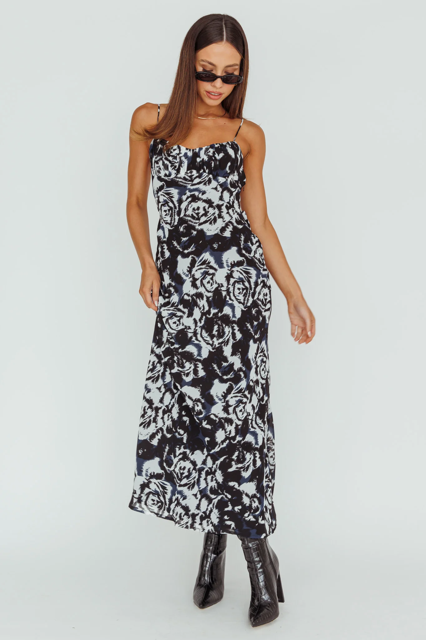 Nerida Twist Back Maxi Dress Swirl Black - Sonourner