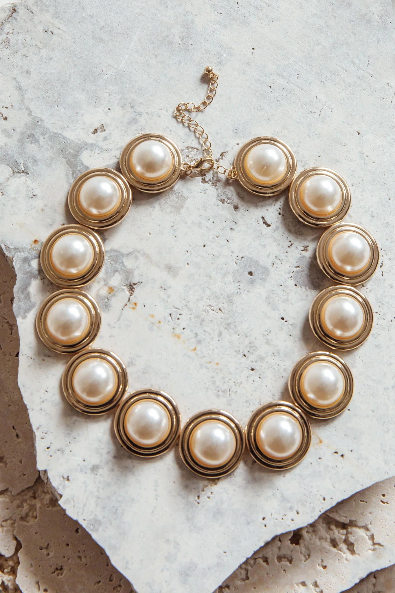 Chelsea Pearl Circle Necklace Gold/Pearl - Sonourner