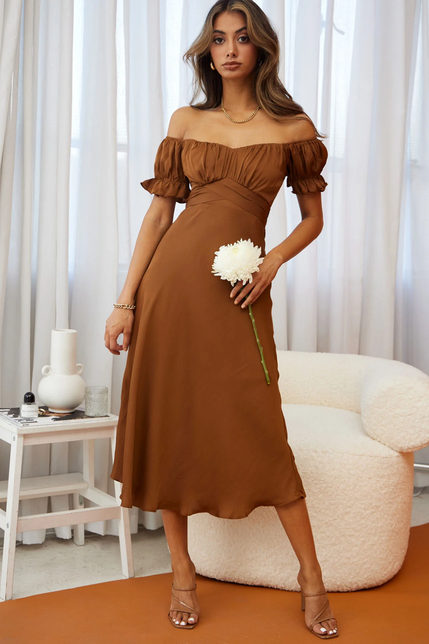 Linka Off-Shoulder Tie Back Midi Dress Chocolate - Sonourner