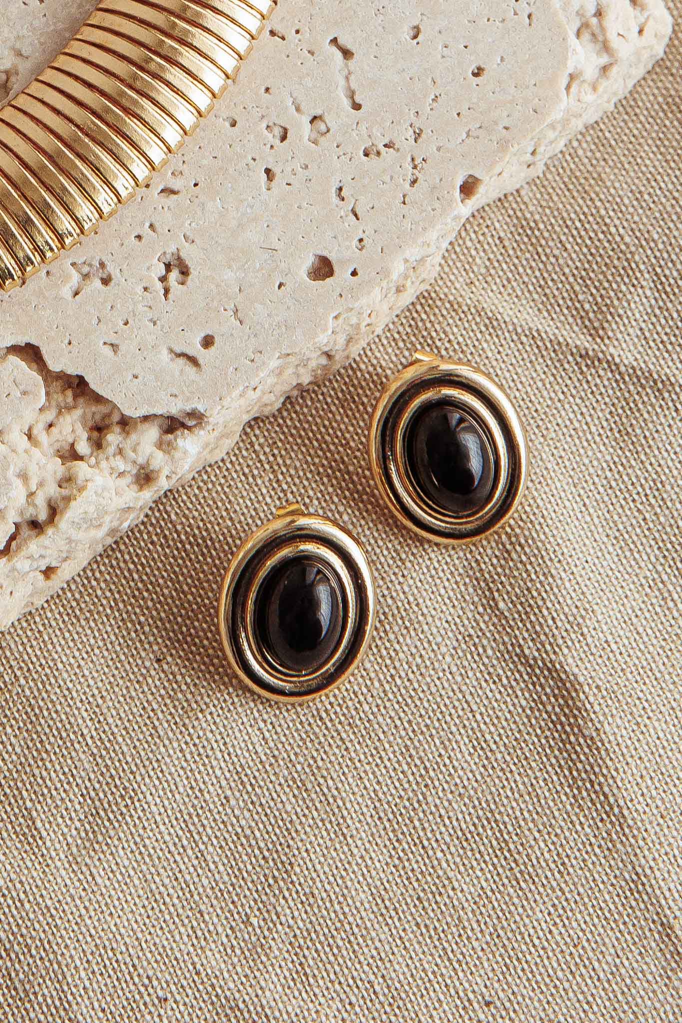 Anjelica Oval Earrings Gold Black - Sonourner