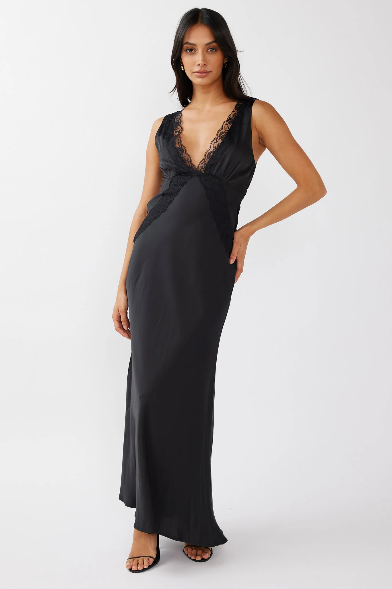 Ivonne Lace Trim V-Neck Maxi Dress Black - Sonourner