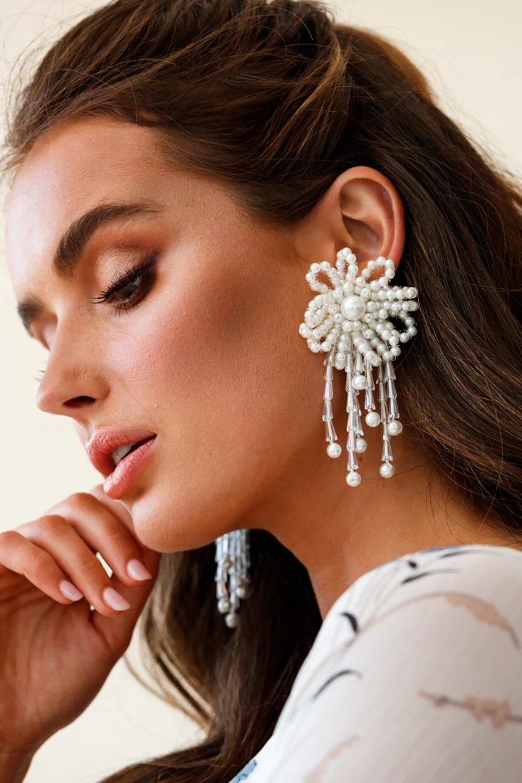 Winslet Pearl Bead Flower Earrings White - Sonourner