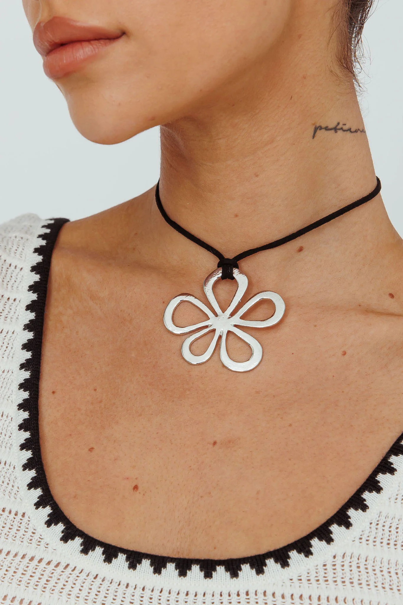 Blooming Flower Pendants Necklace Silver - Sonourner