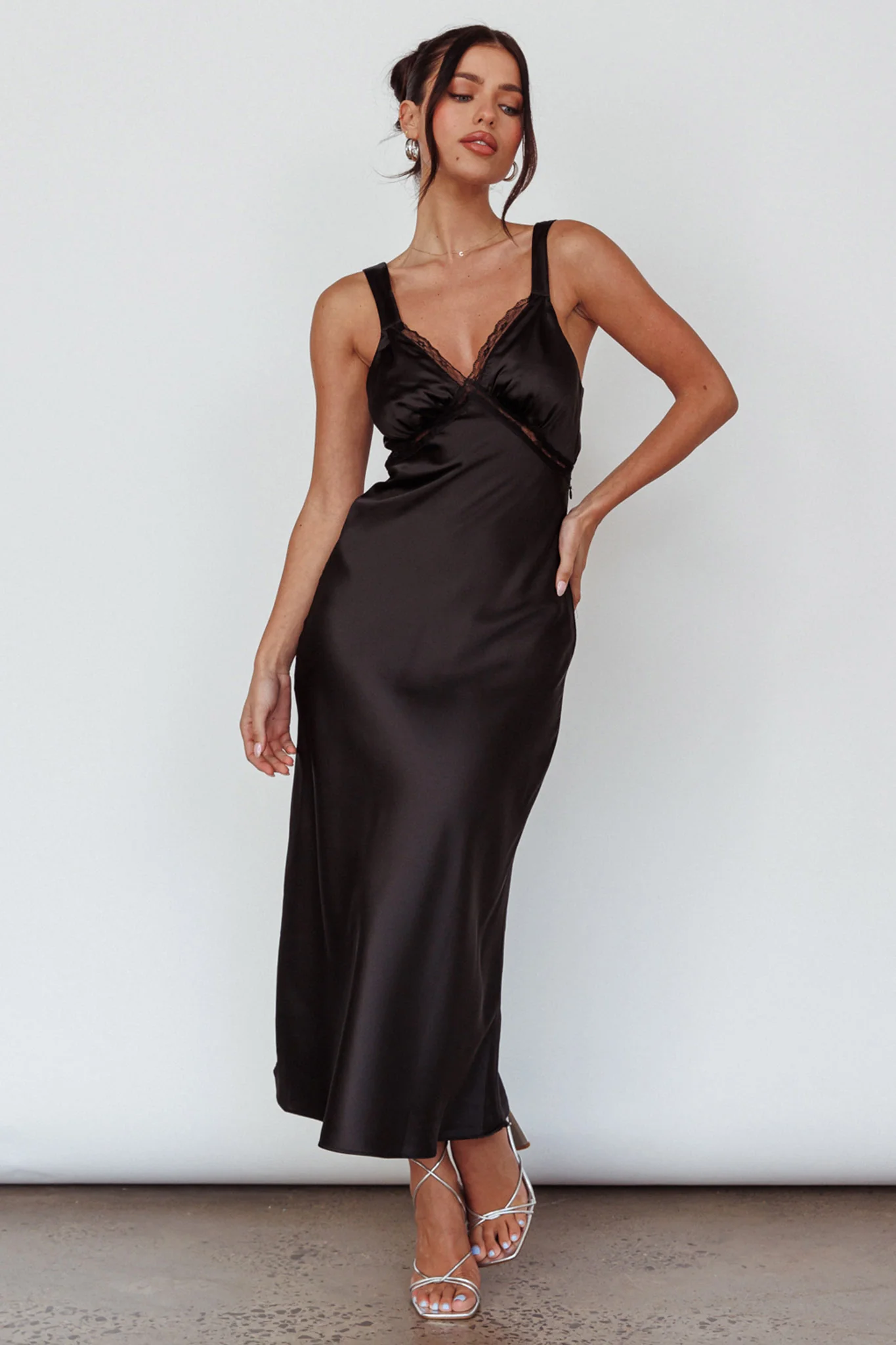 Nyah Lace Trim Midi Dress Black - Sonourner