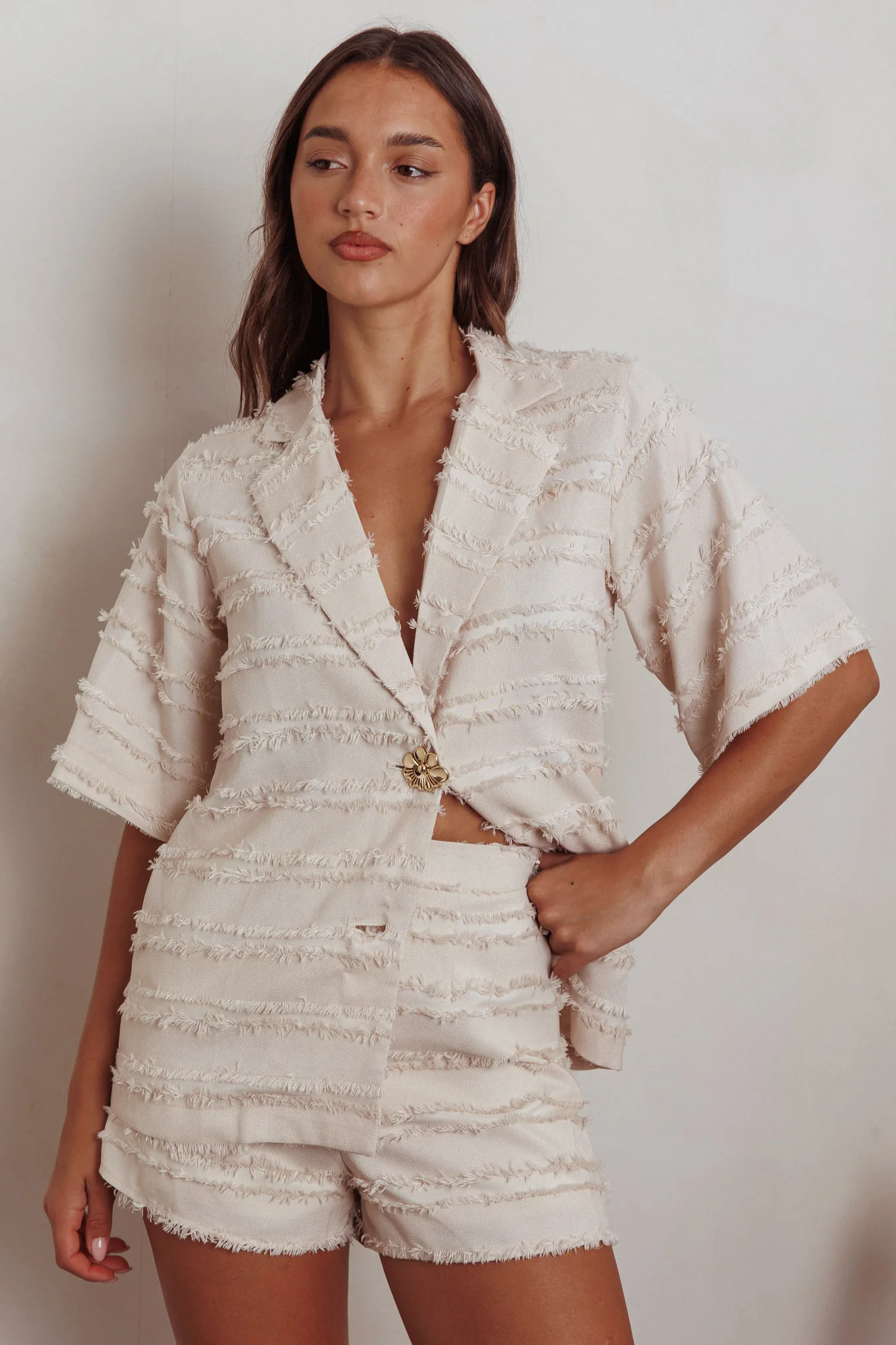 Reed Raw Edge Trim Shorts Cream - Sonourner