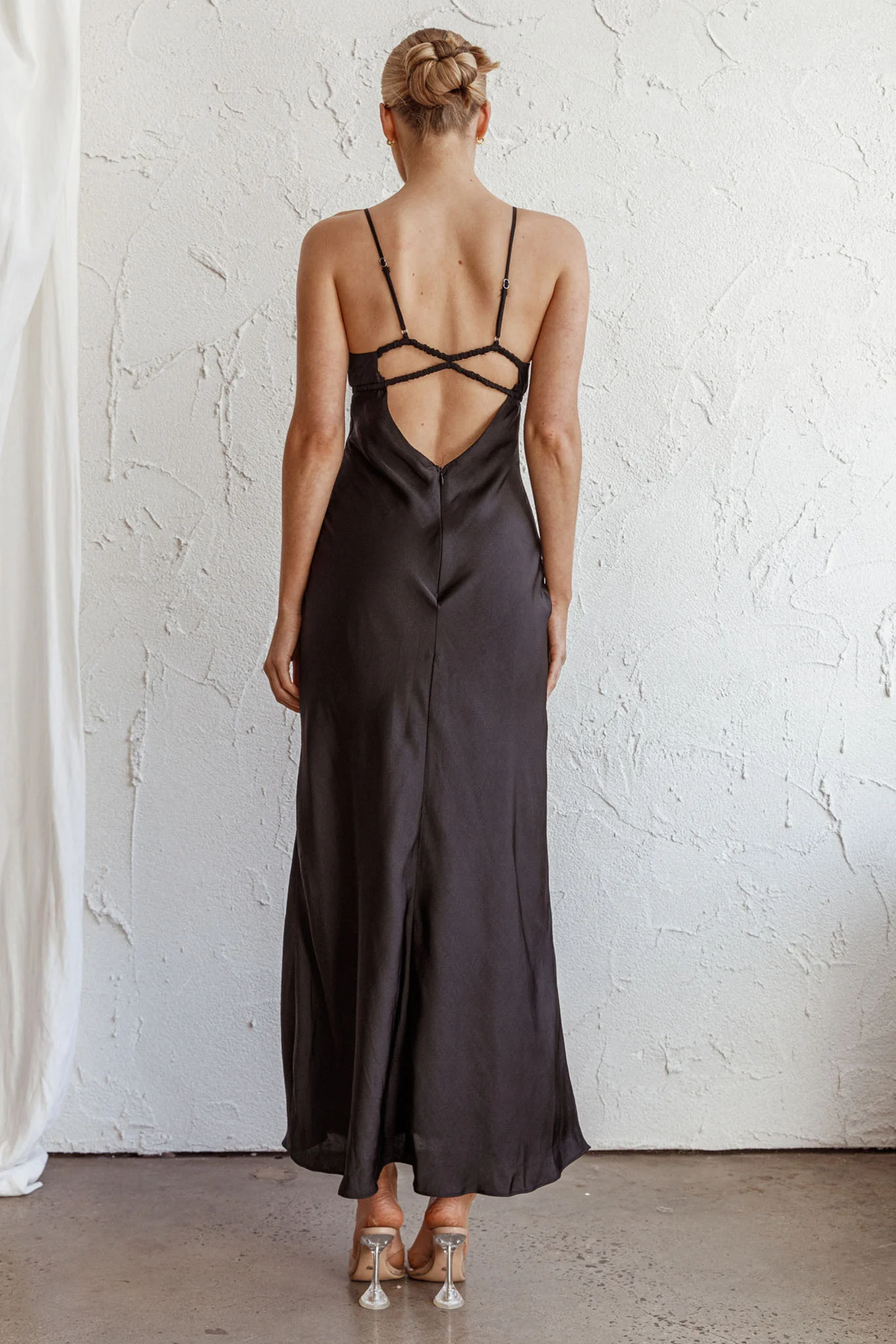 From Above V-Back Midi Dress Black - Sonourner