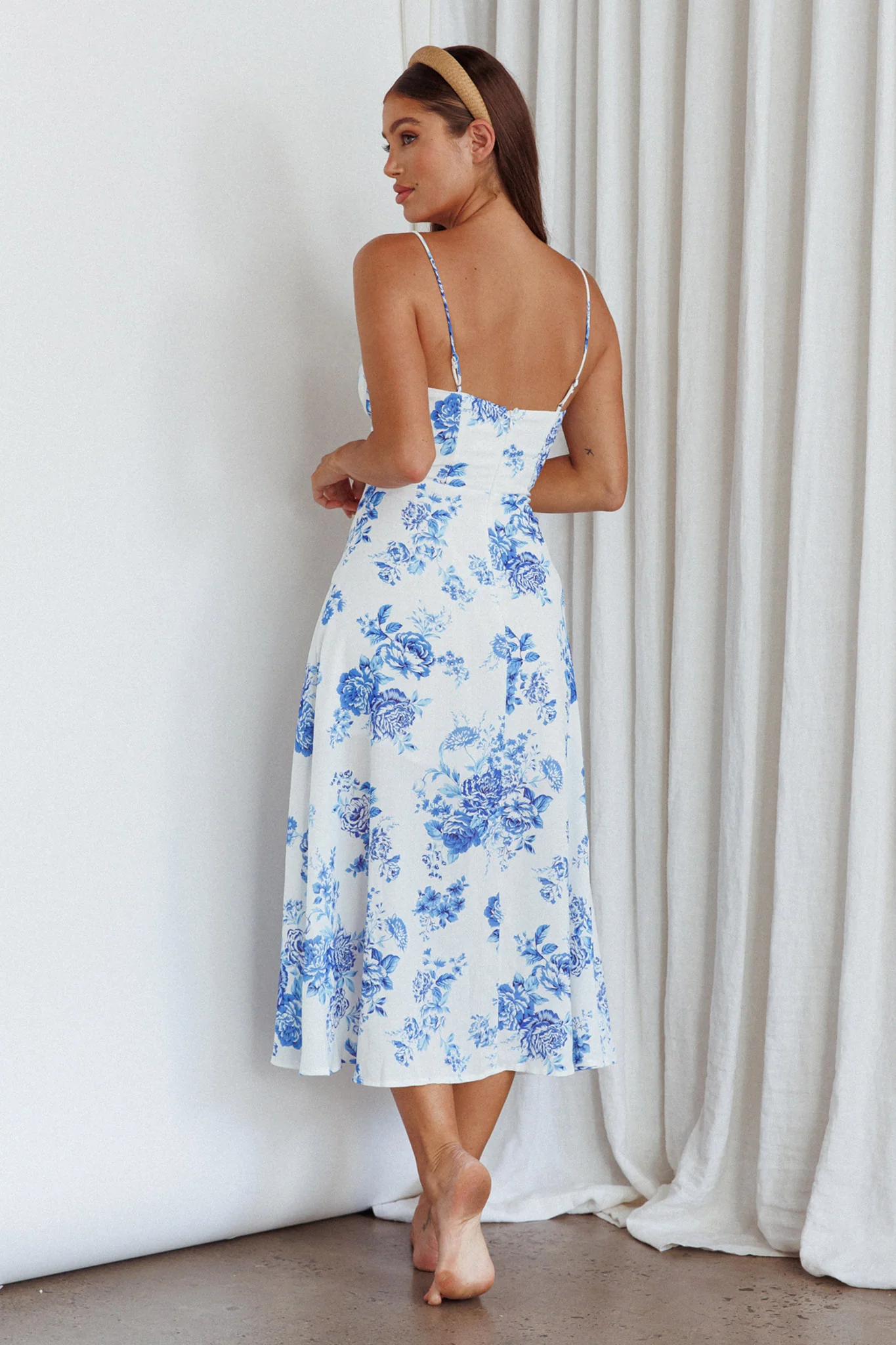 Mi Vida Sweetheart Neckline Midi Dress Floral Blue - Sonourner